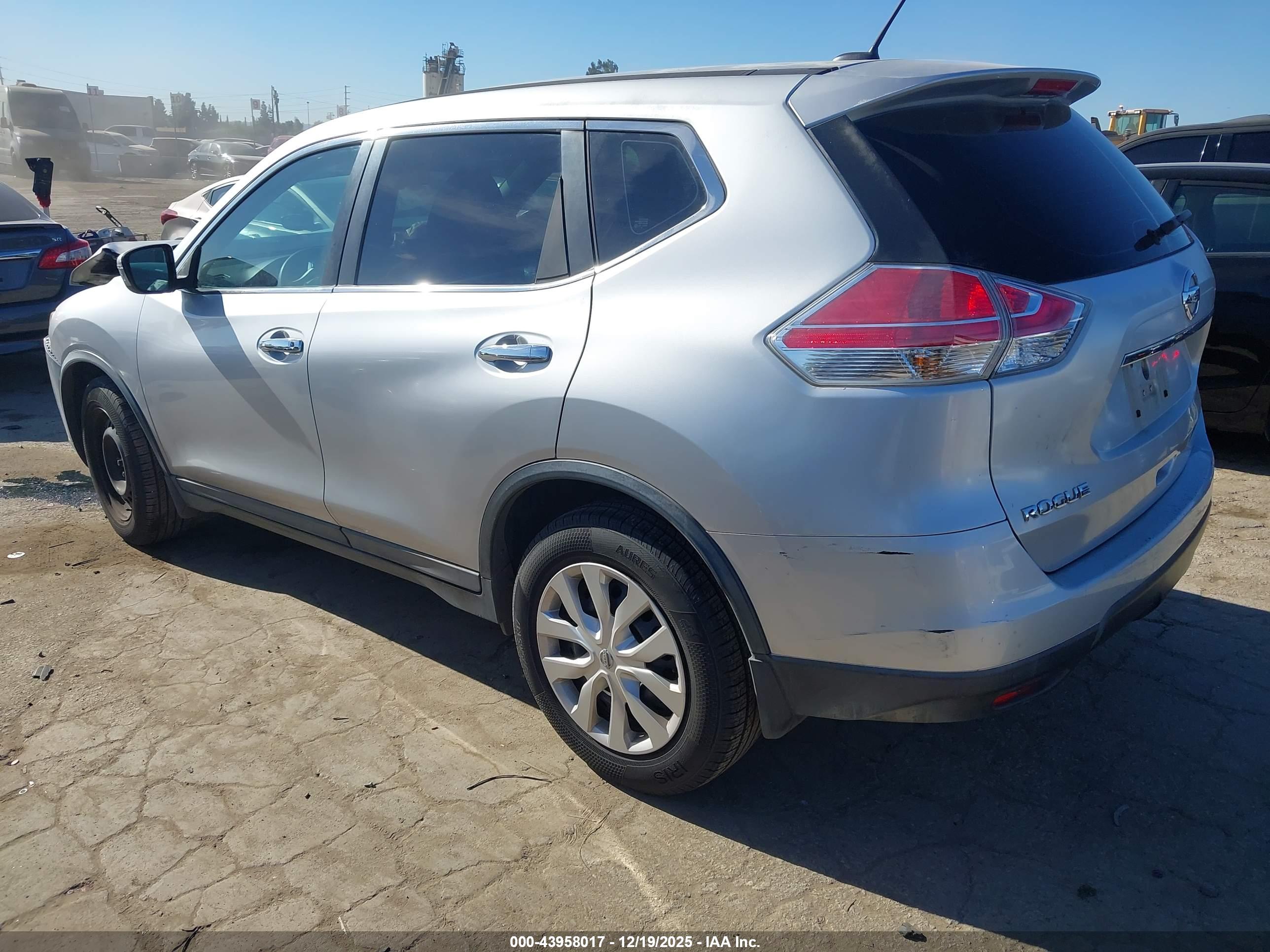 NISSAN ROGUE image 3