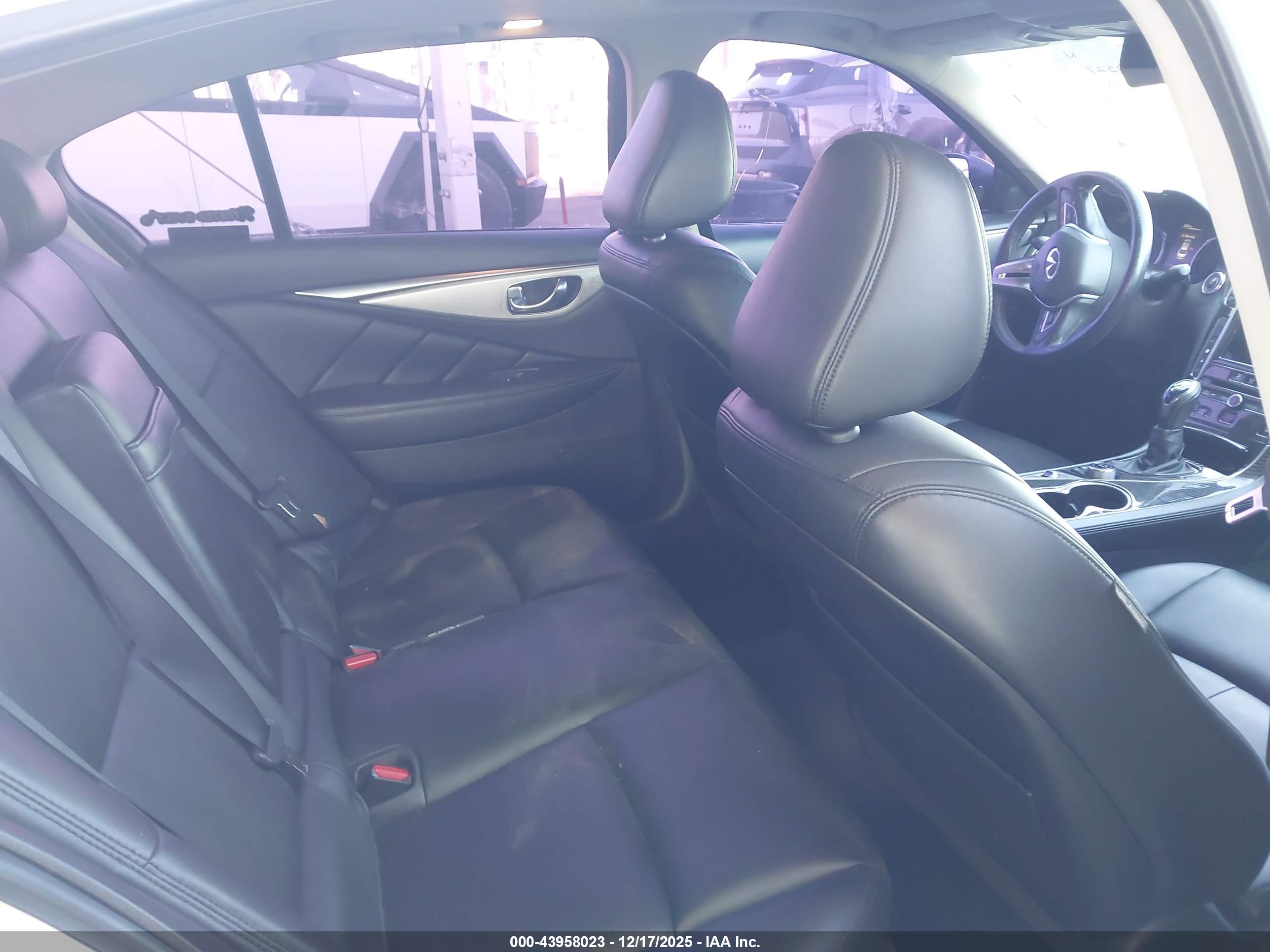 INFINITI Q50 image 8