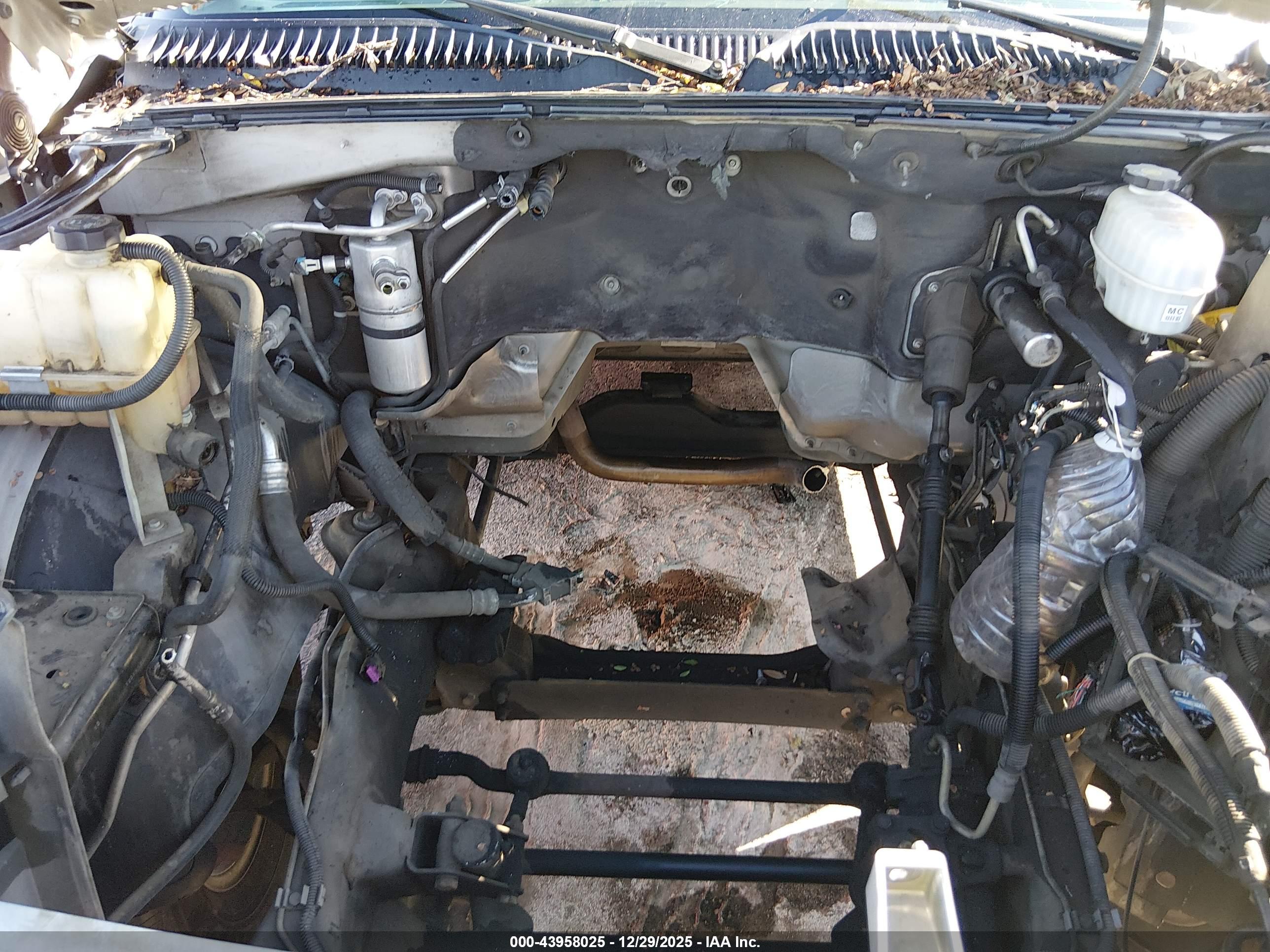 CHEVROLET TAHOE image 10
