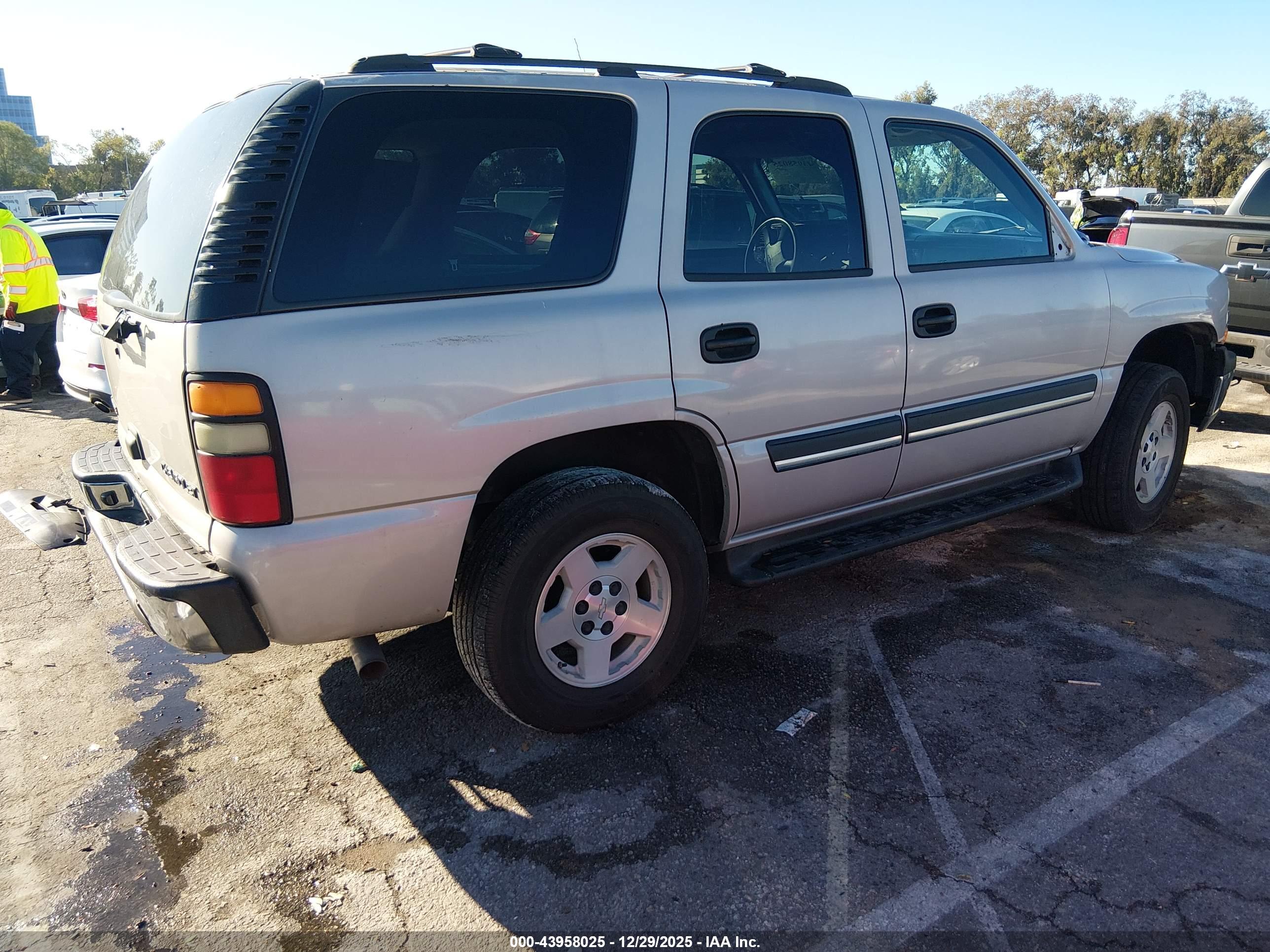 CHEVROLET TAHOE image 4