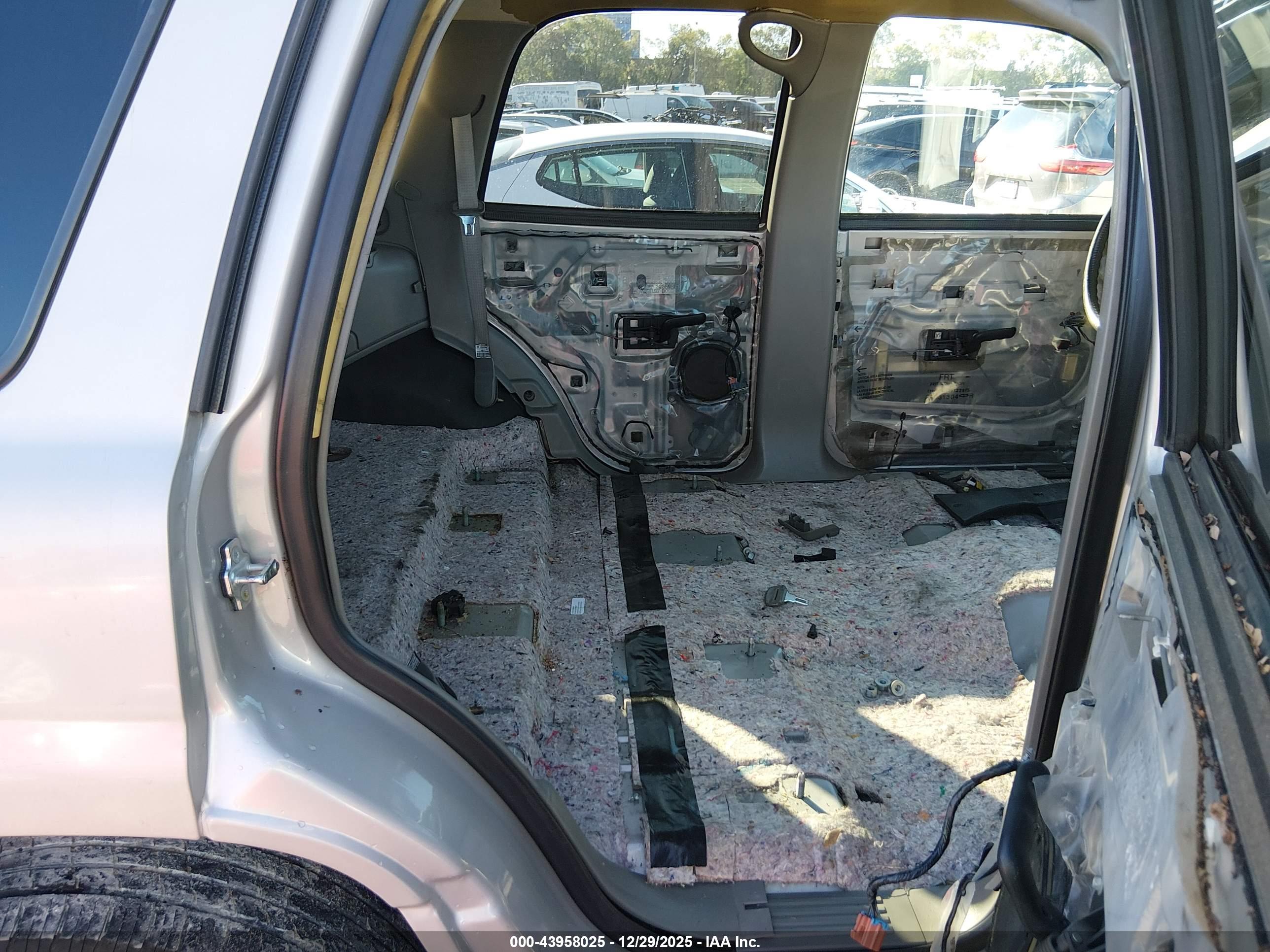 CHEVROLET TAHOE image 8