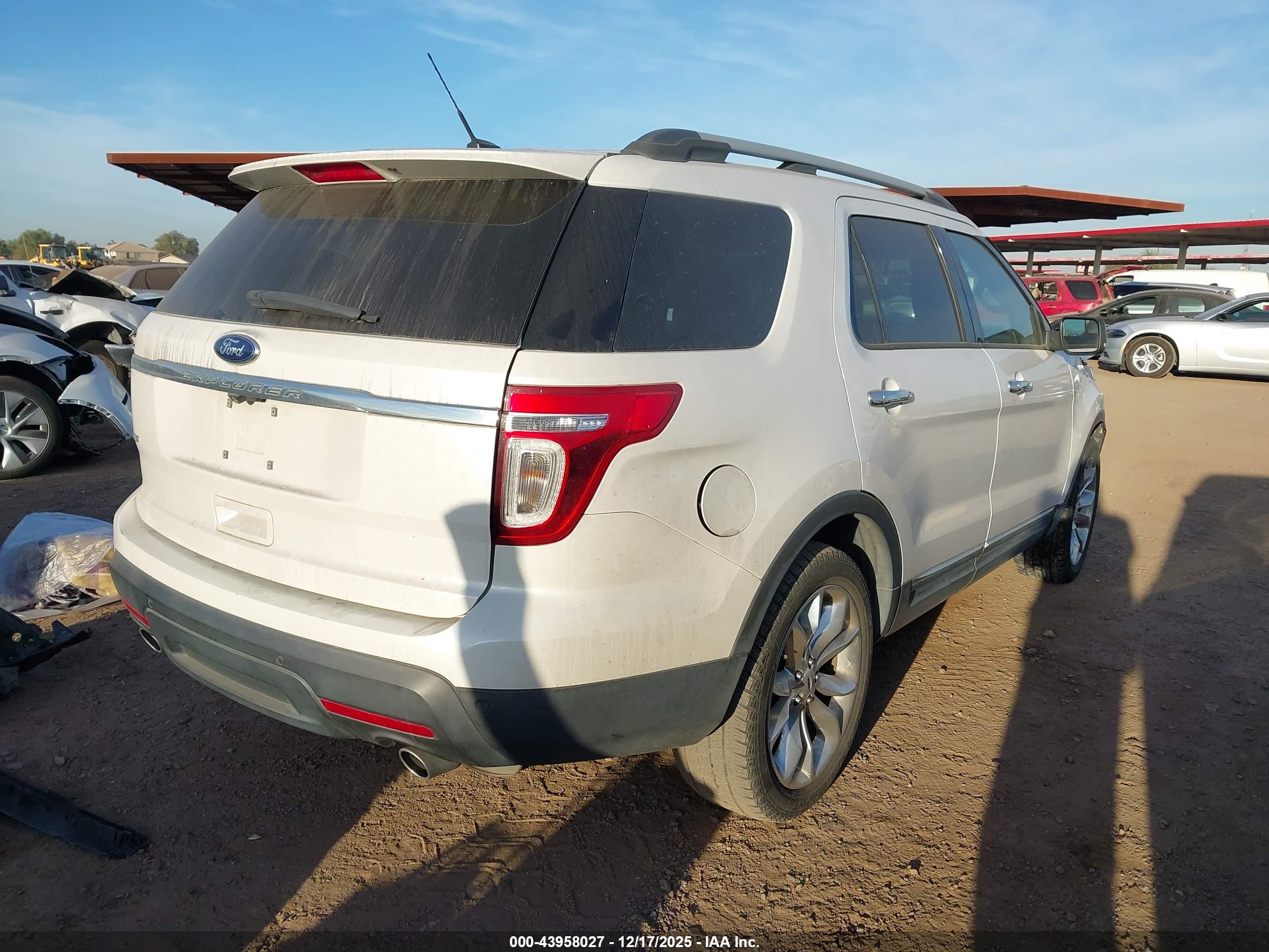 FORD EXPLORER image 4