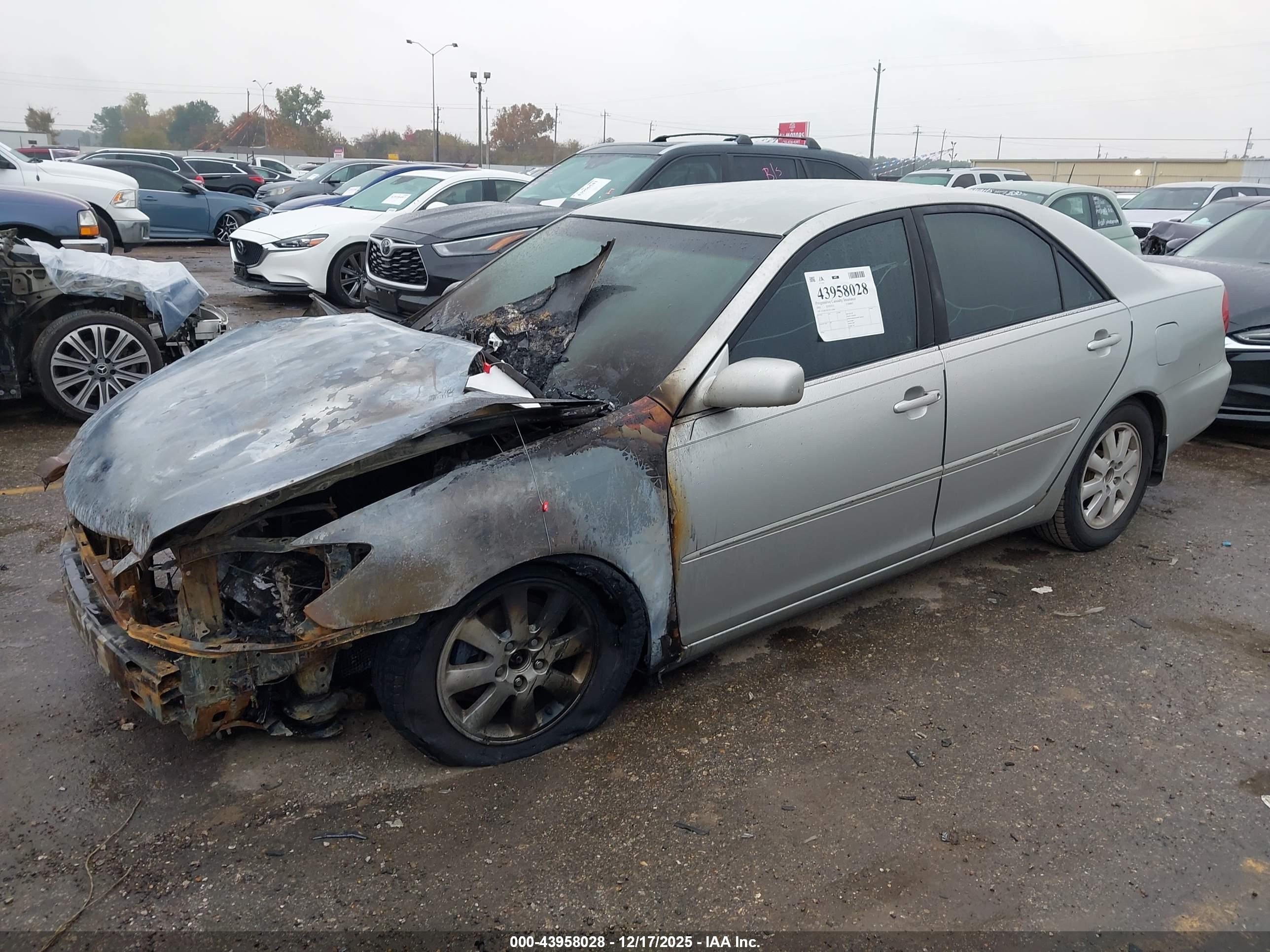 TOYOTA CAMRY image 2
