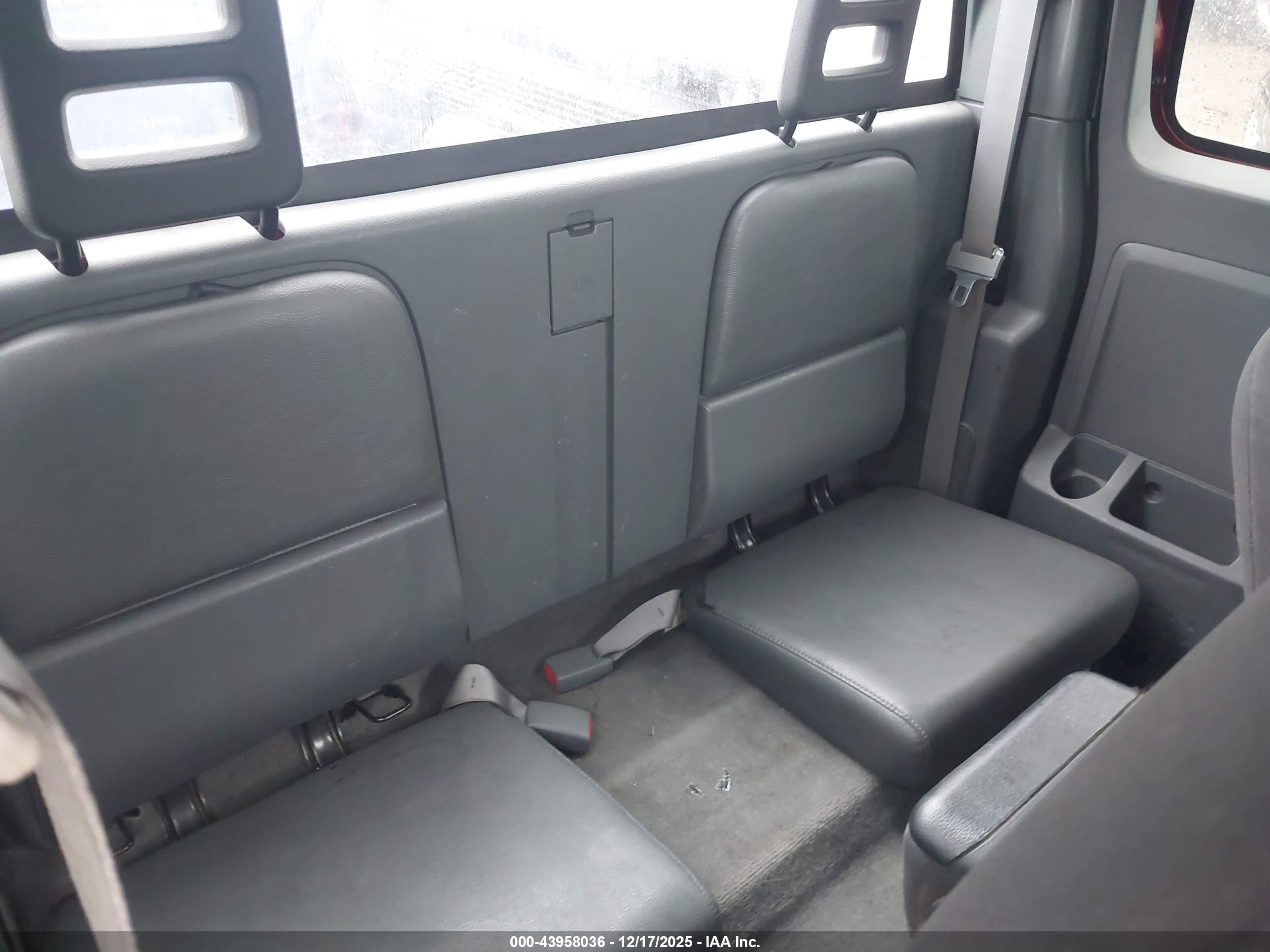 MITSUBISHI RAIDER image 8