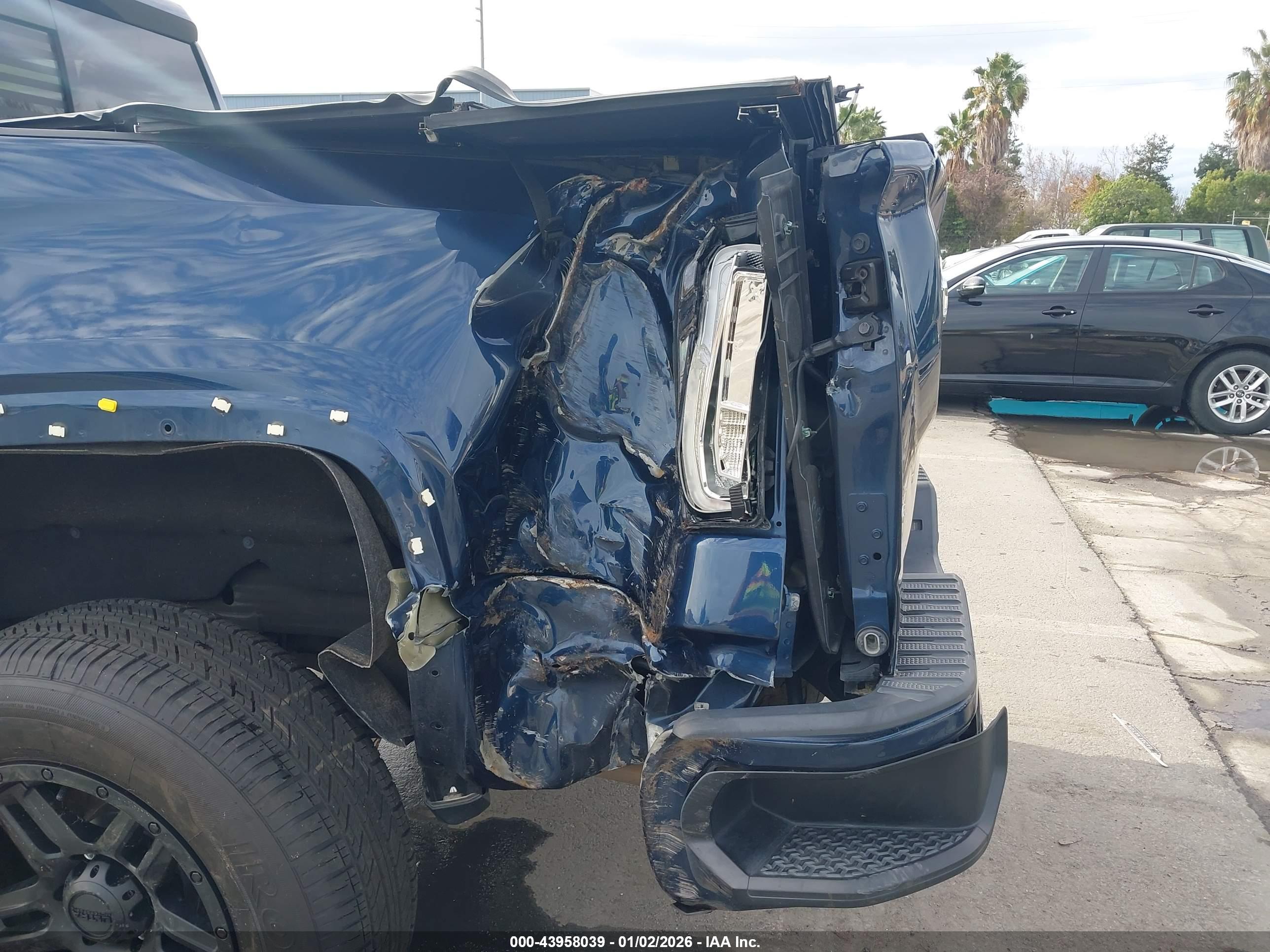 GMC SIERRA image 6