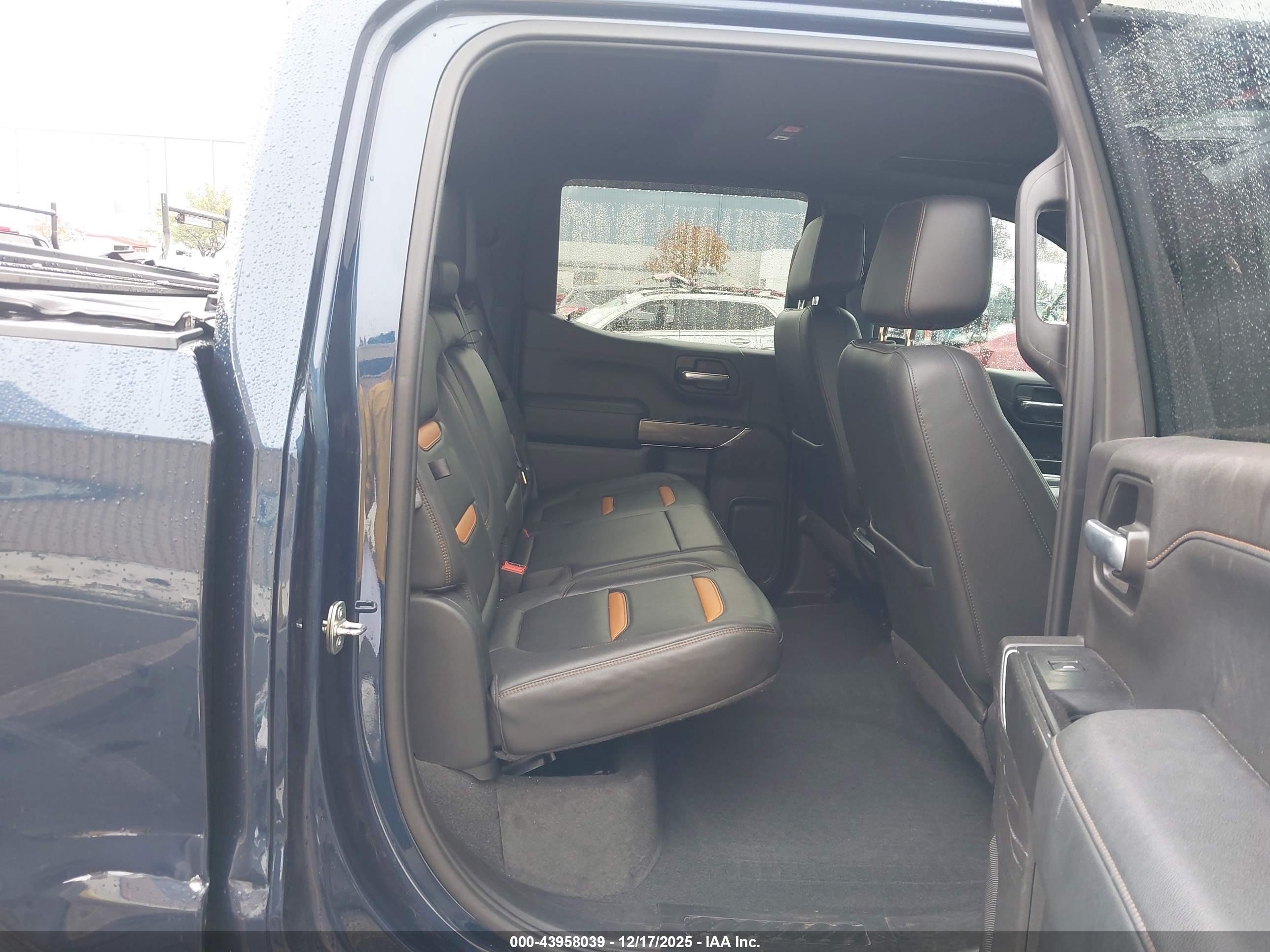 GMC SIERRA image 8