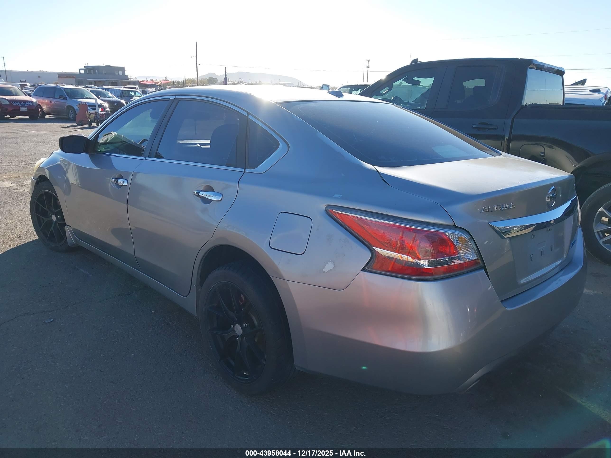 NISSAN ALTIMA image 3