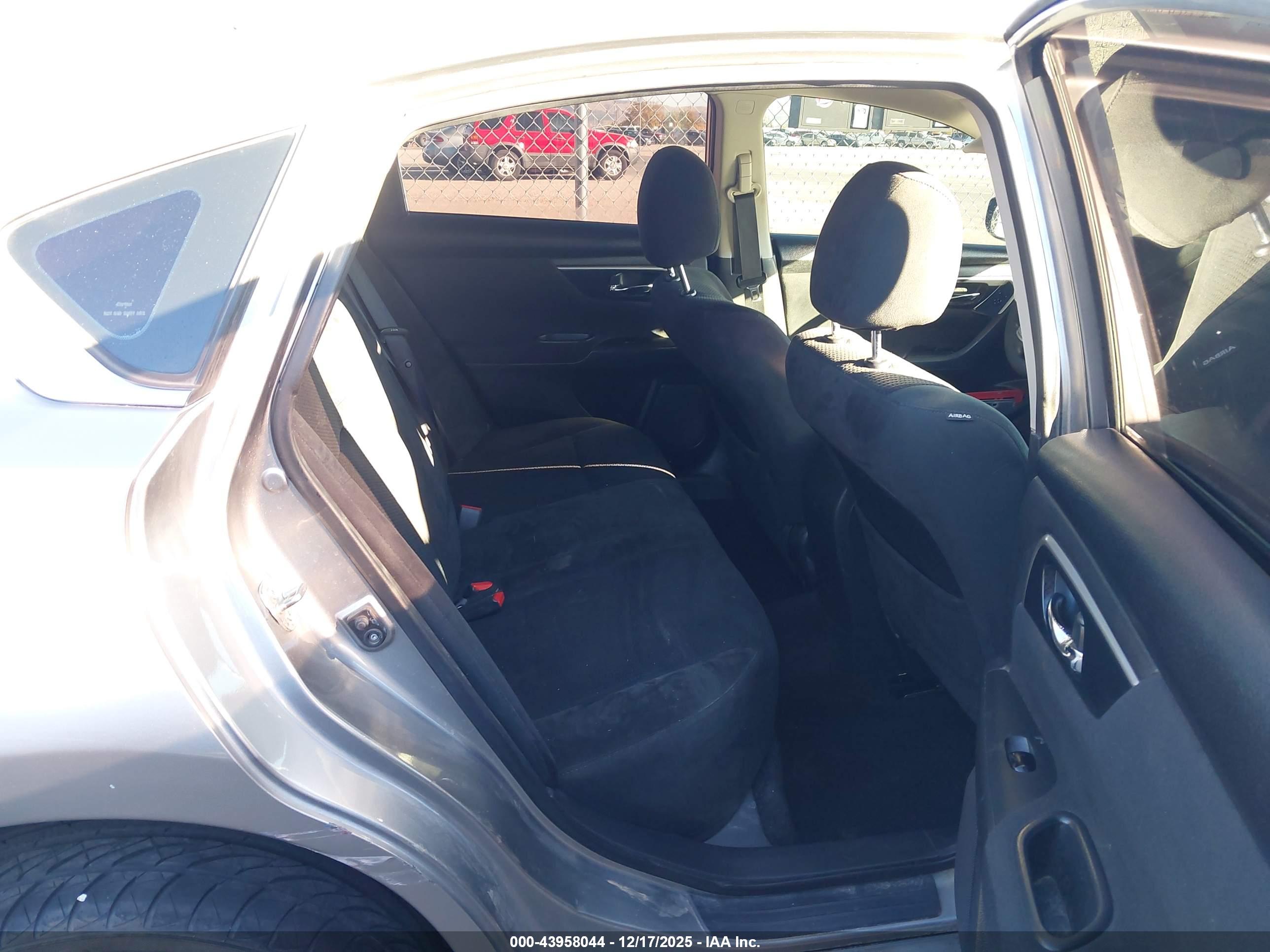 NISSAN ALTIMA image 8