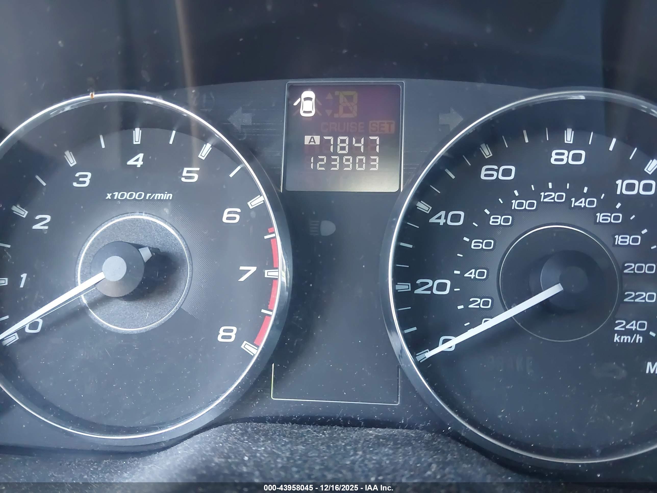 SUBARU OUTBACK image 7