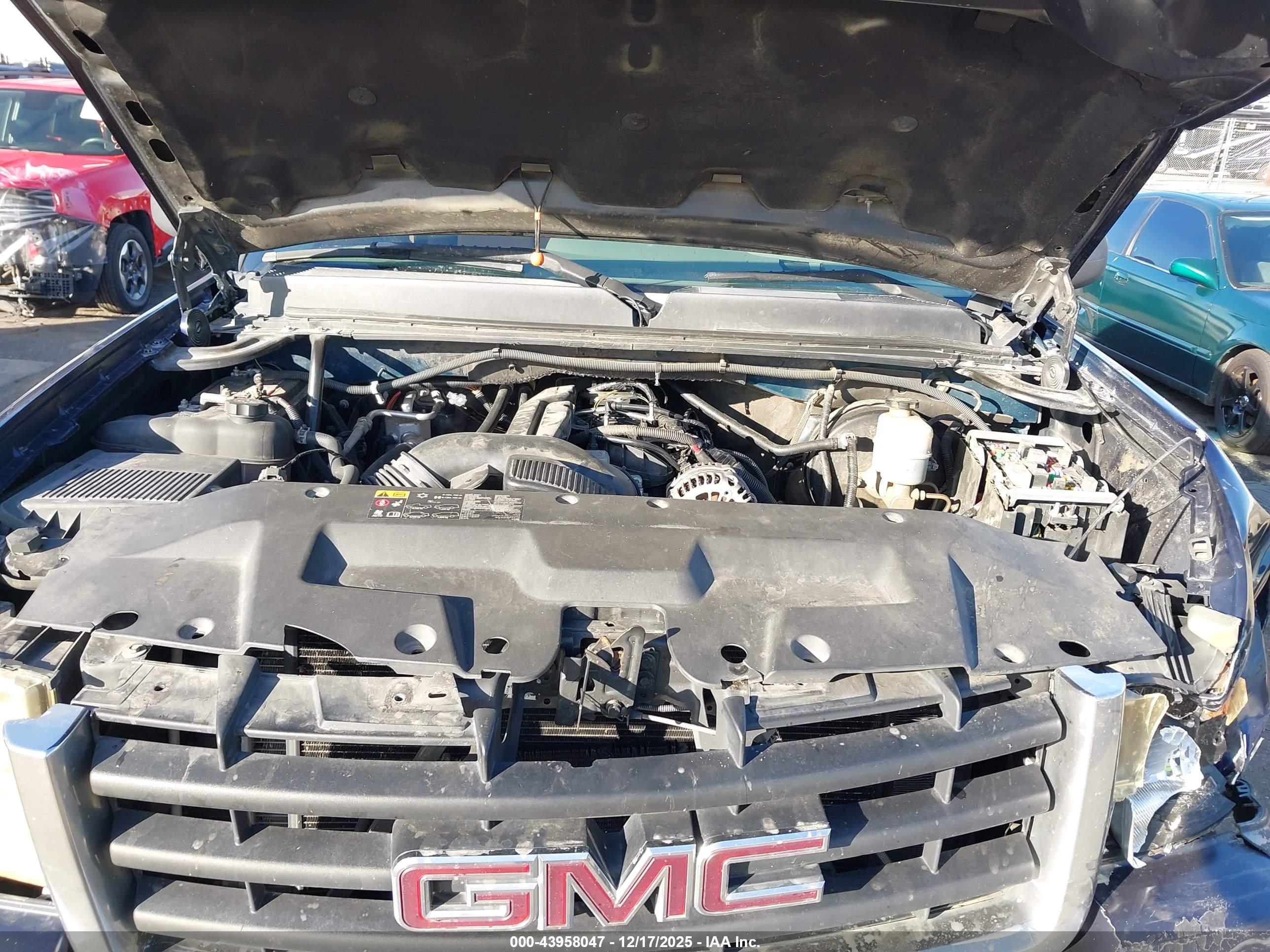 GMC SIERRA image 10