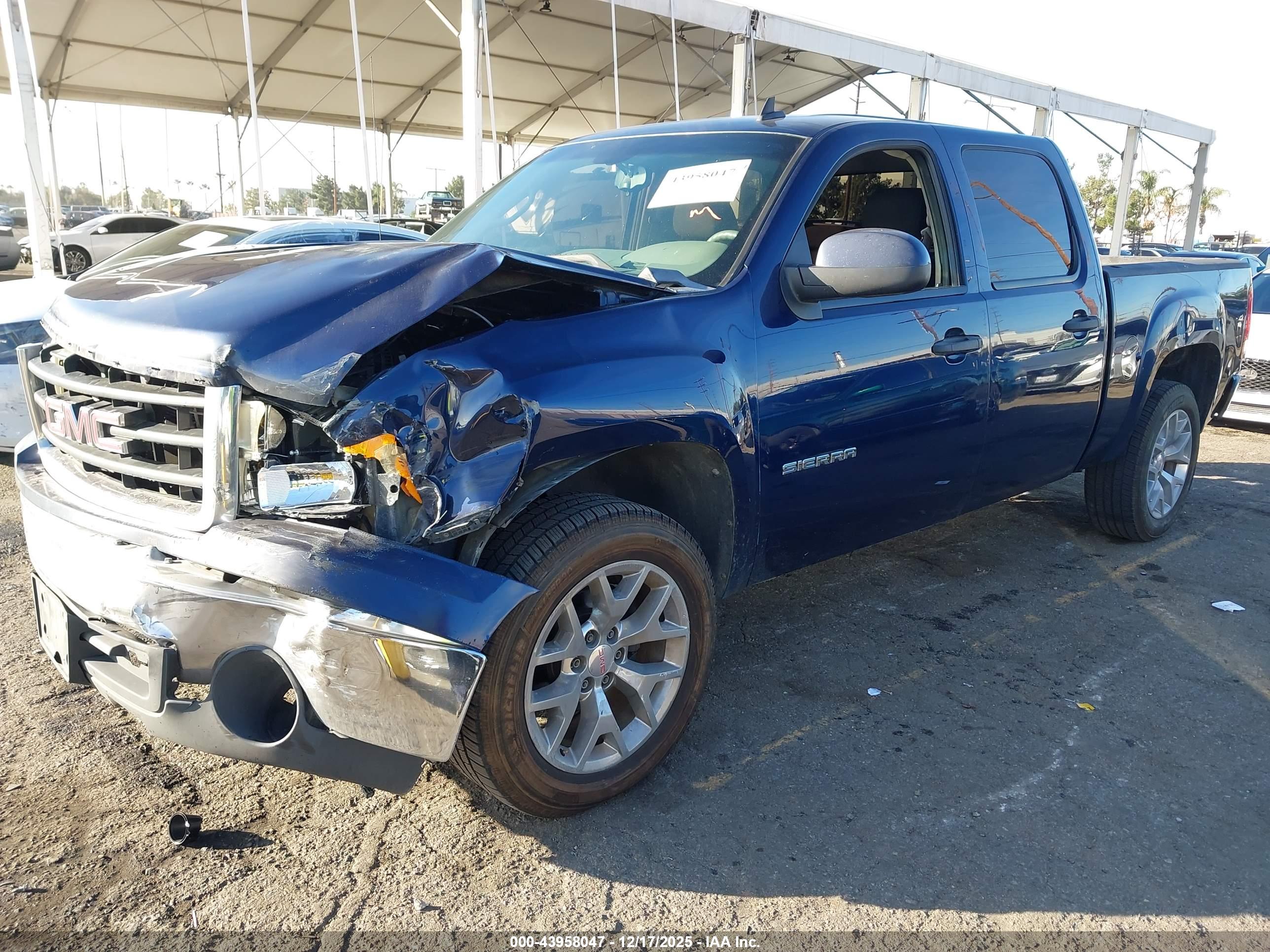 GMC SIERRA image 2