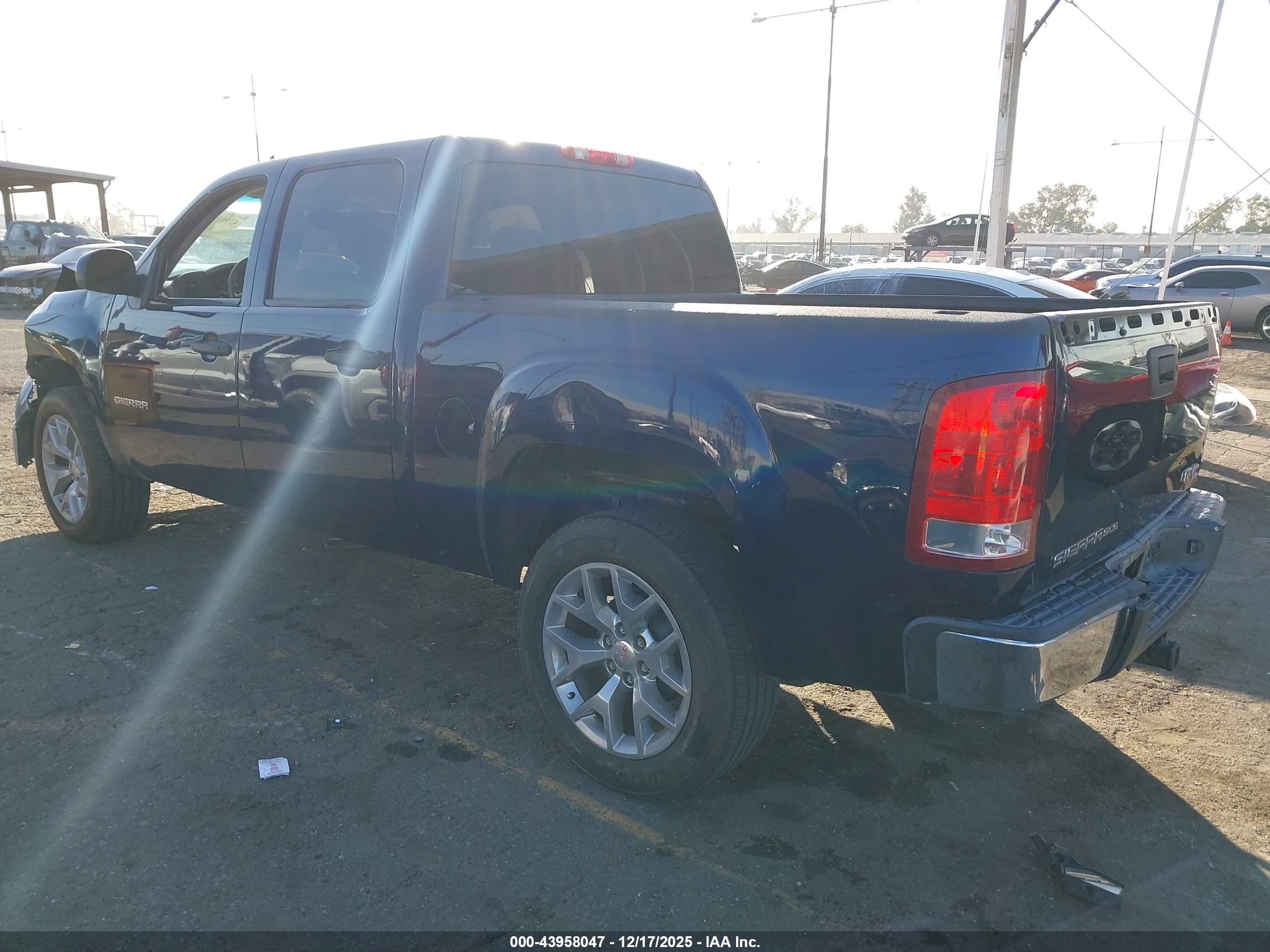 GMC SIERRA image 3