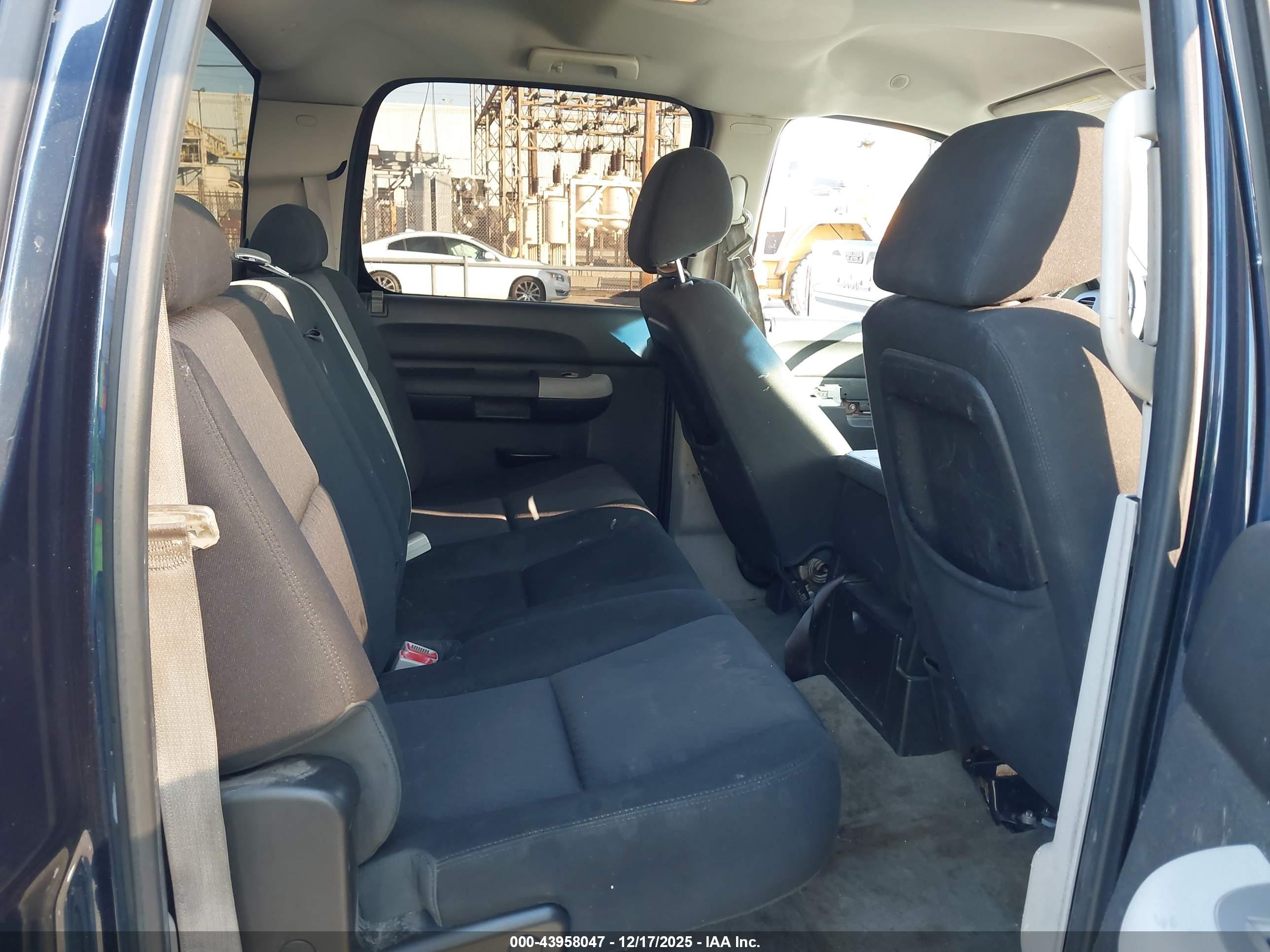 GMC SIERRA image 8