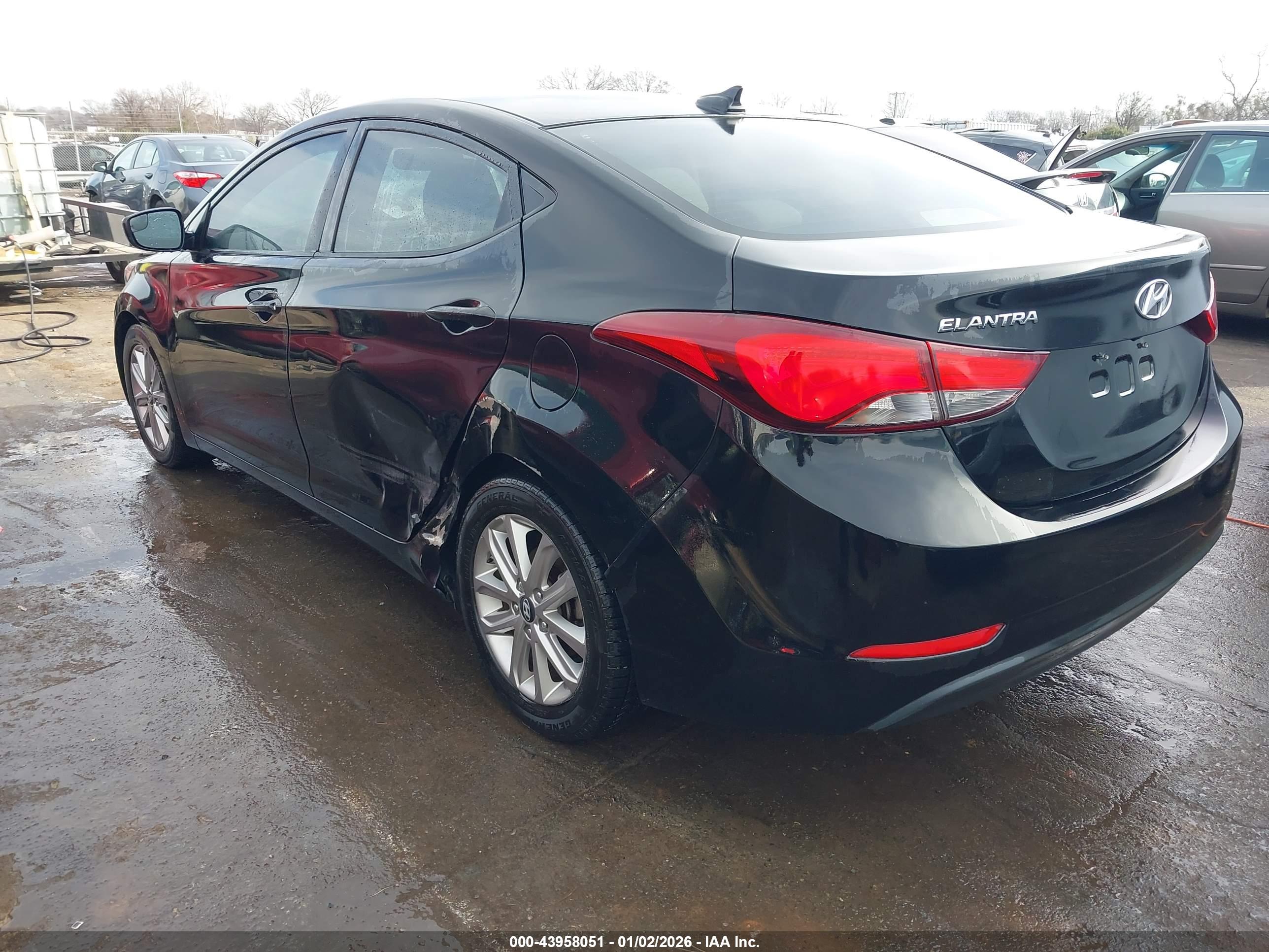 HYUNDAI ELANTRA image 3