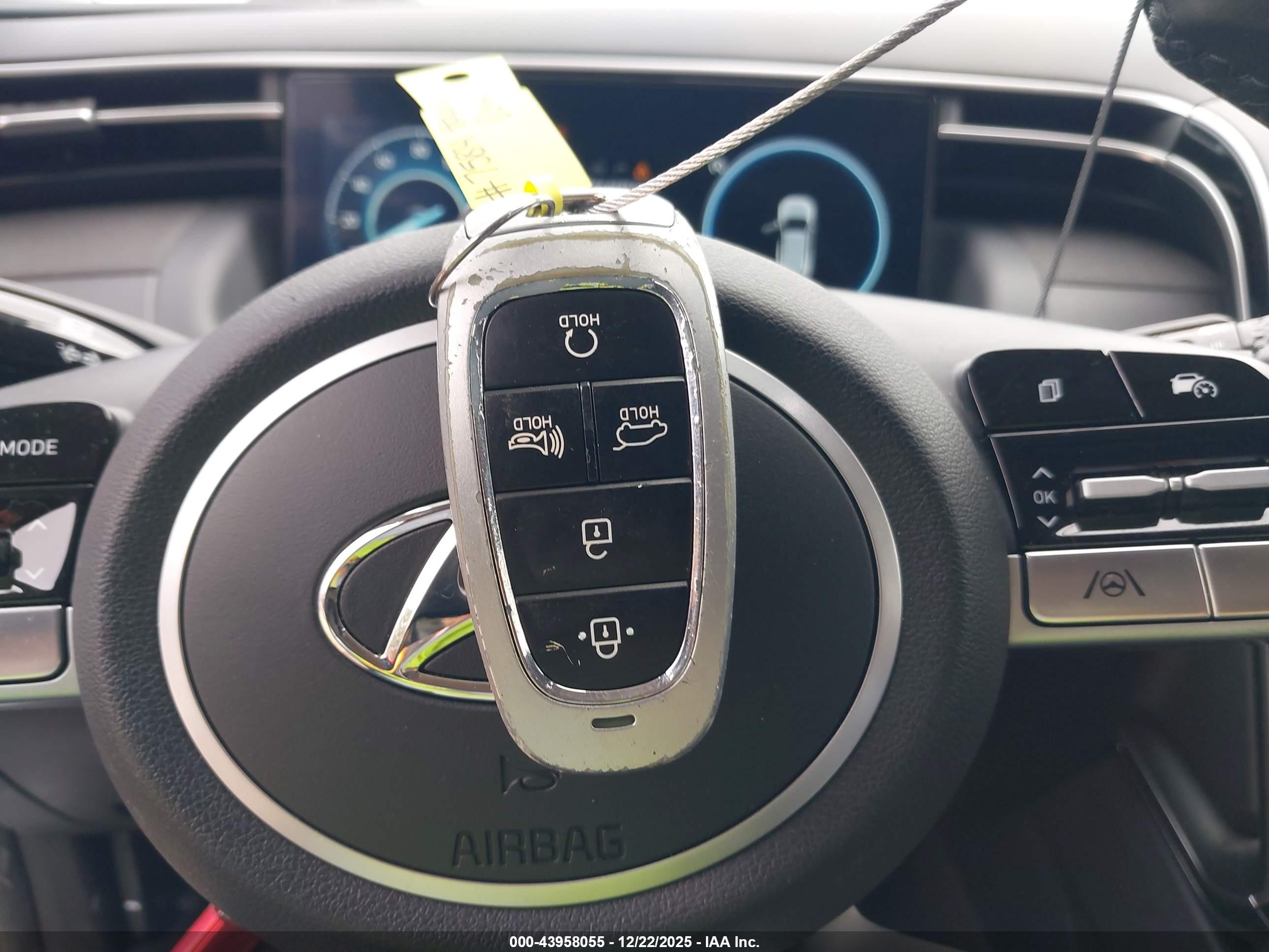 HYUNDAI TUCSON image 11
