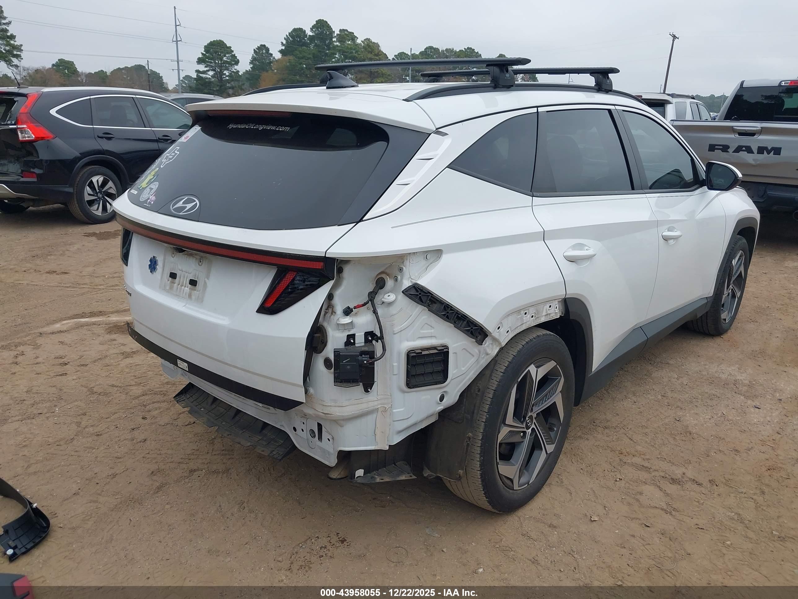 HYUNDAI TUCSON image 4