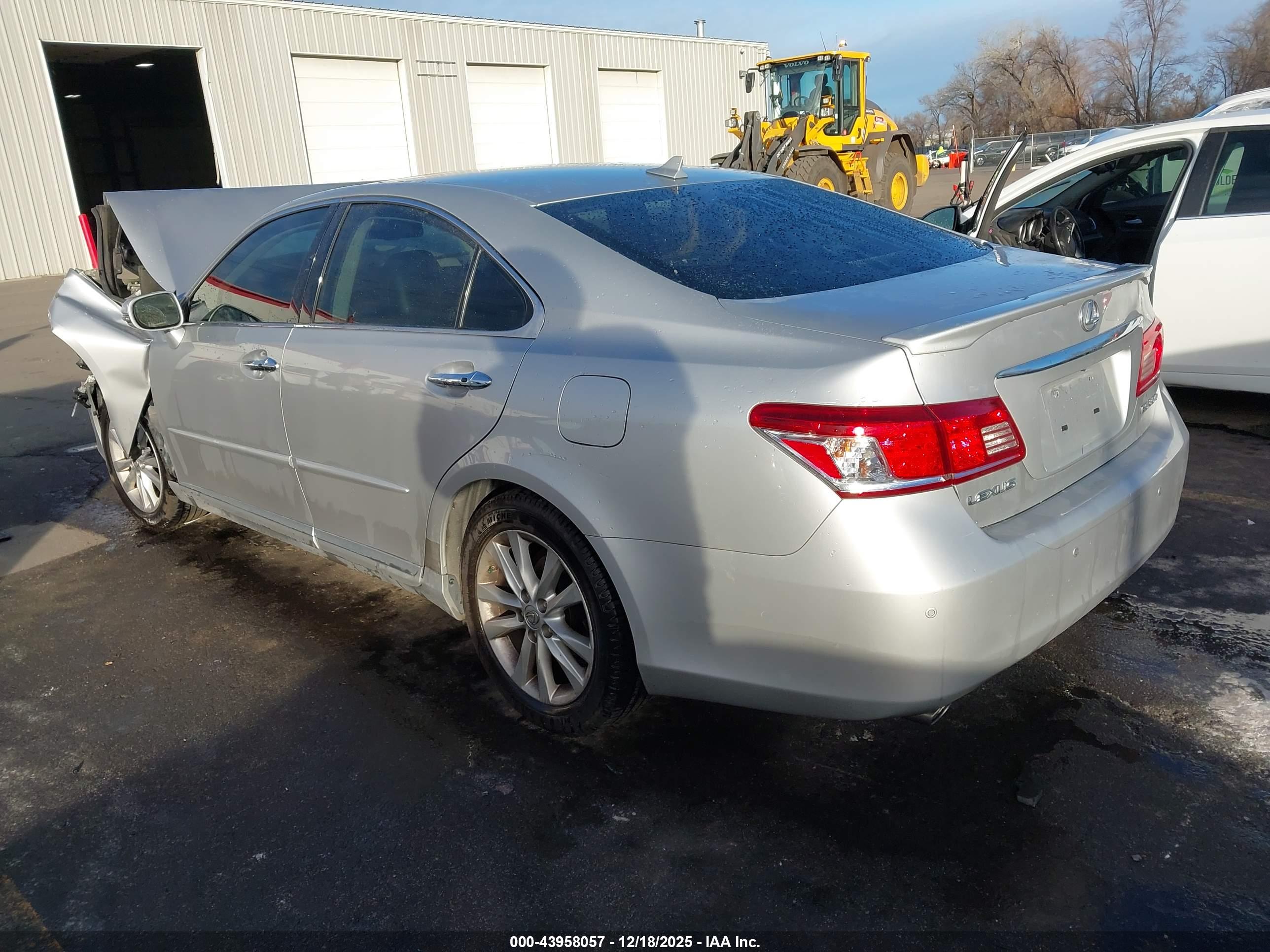 LEXUS ES image 3