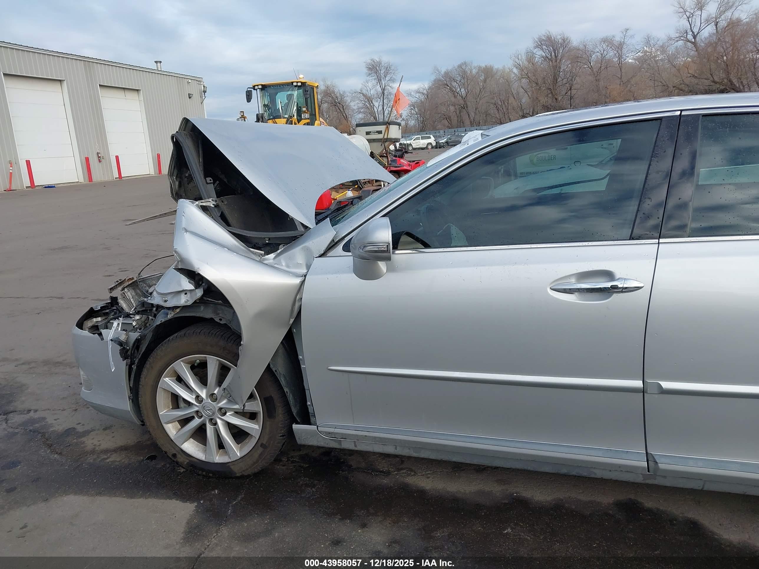 LEXUS ES image 6