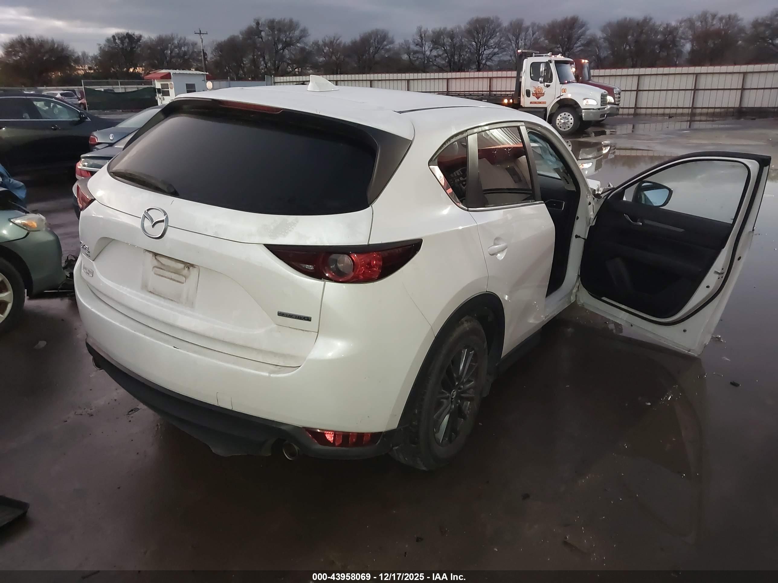 MAZDA CX-5 image 4