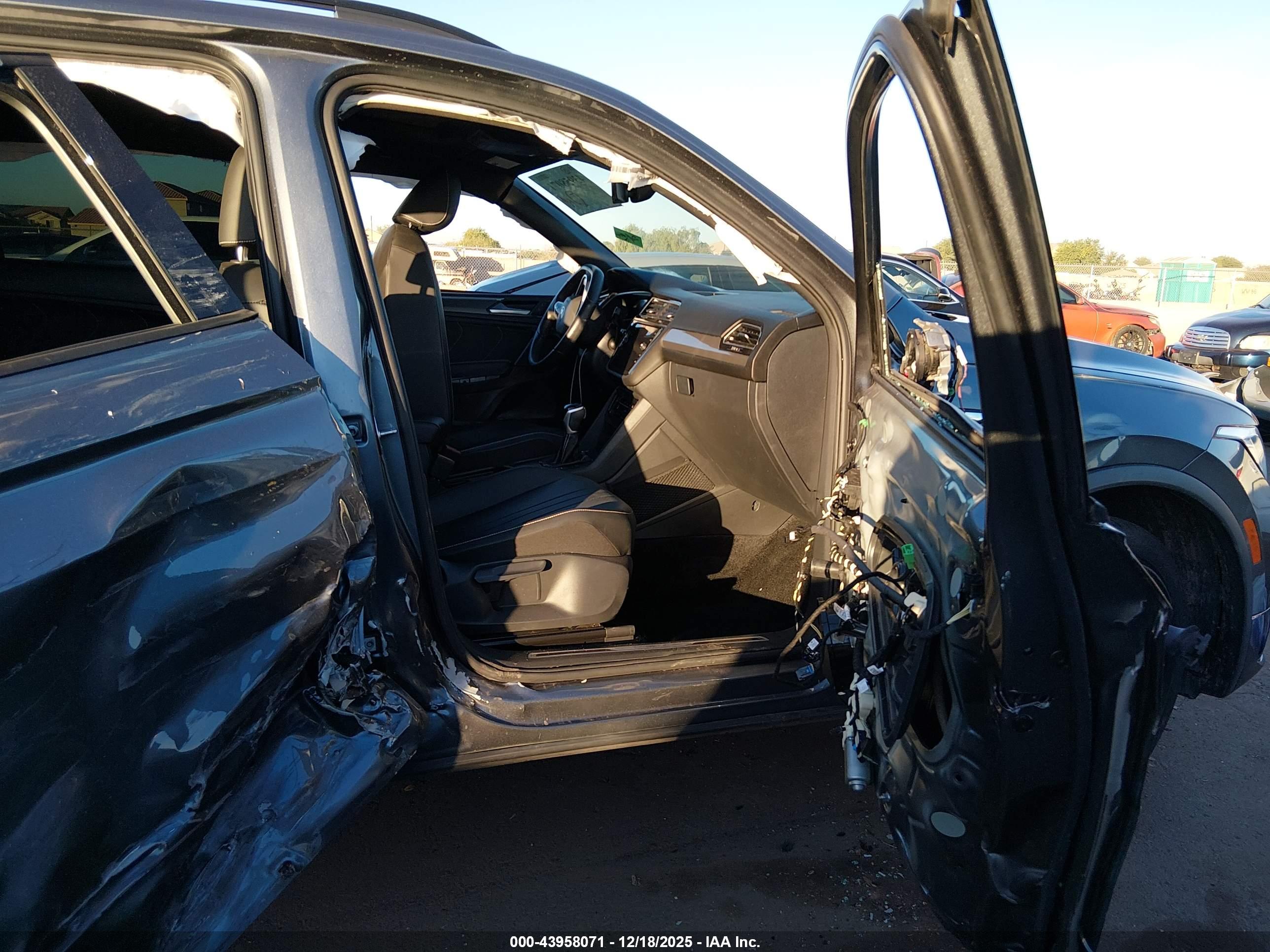 VOLKSWAGEN TIGUAN image 5