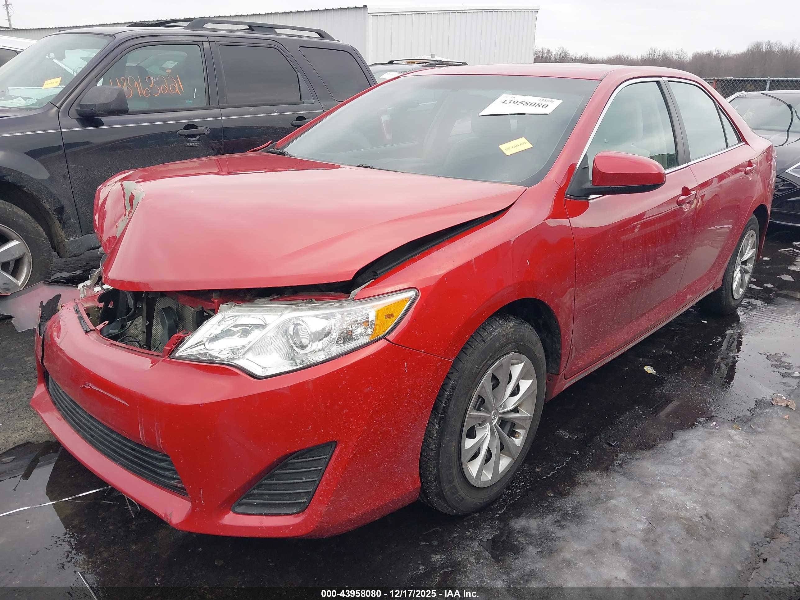 TOYOTA CAMRY image 2