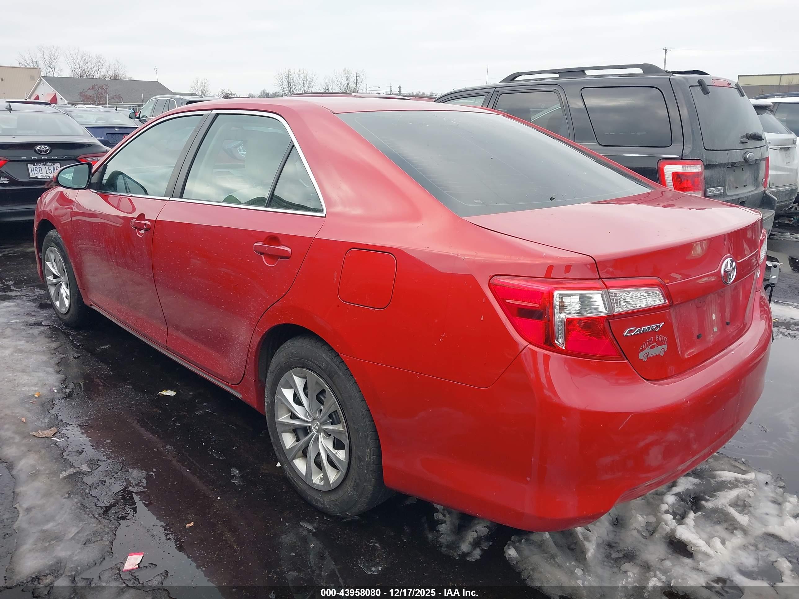 TOYOTA CAMRY image 3