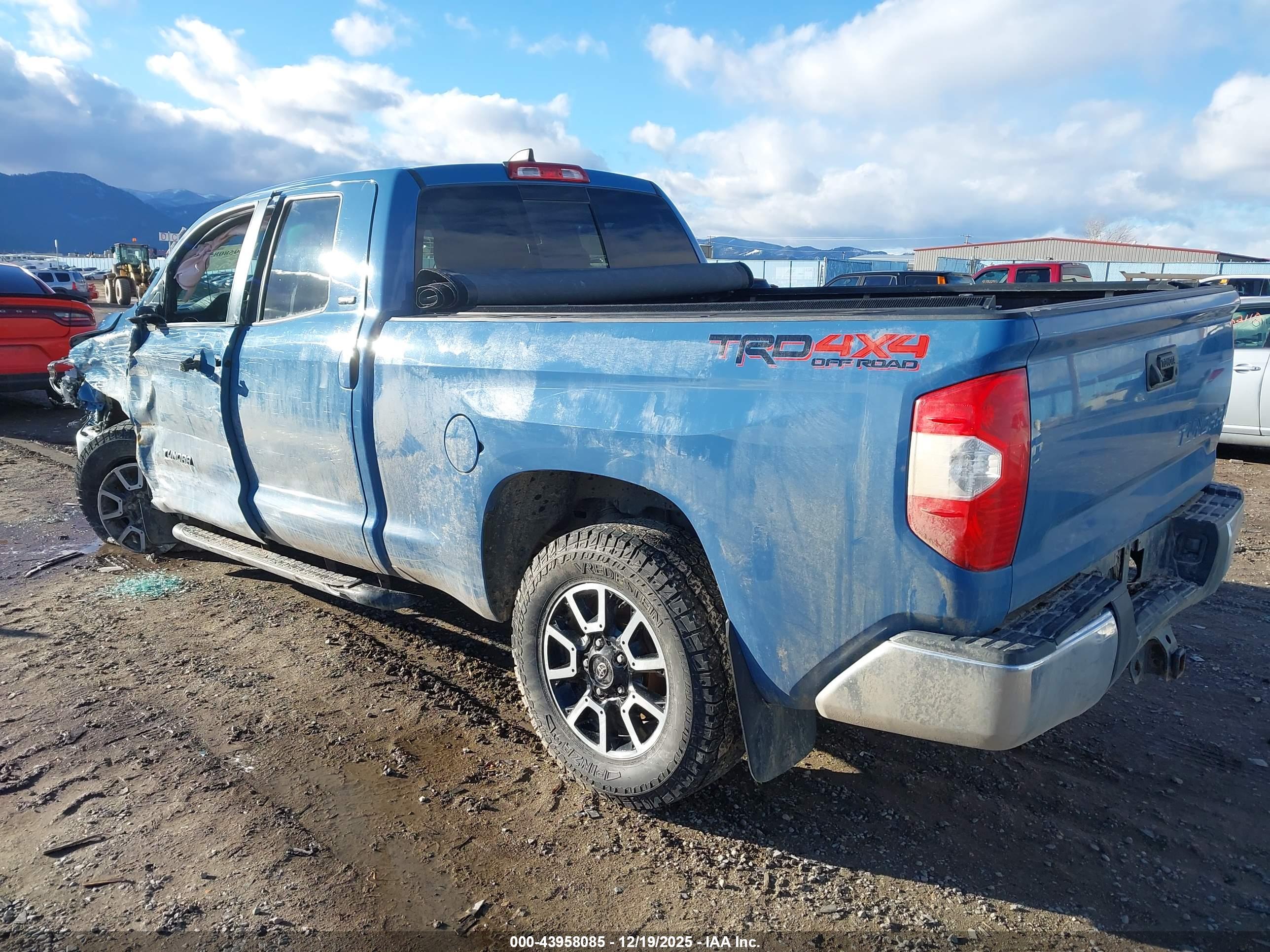 TOYOTA TUNDRA image 3