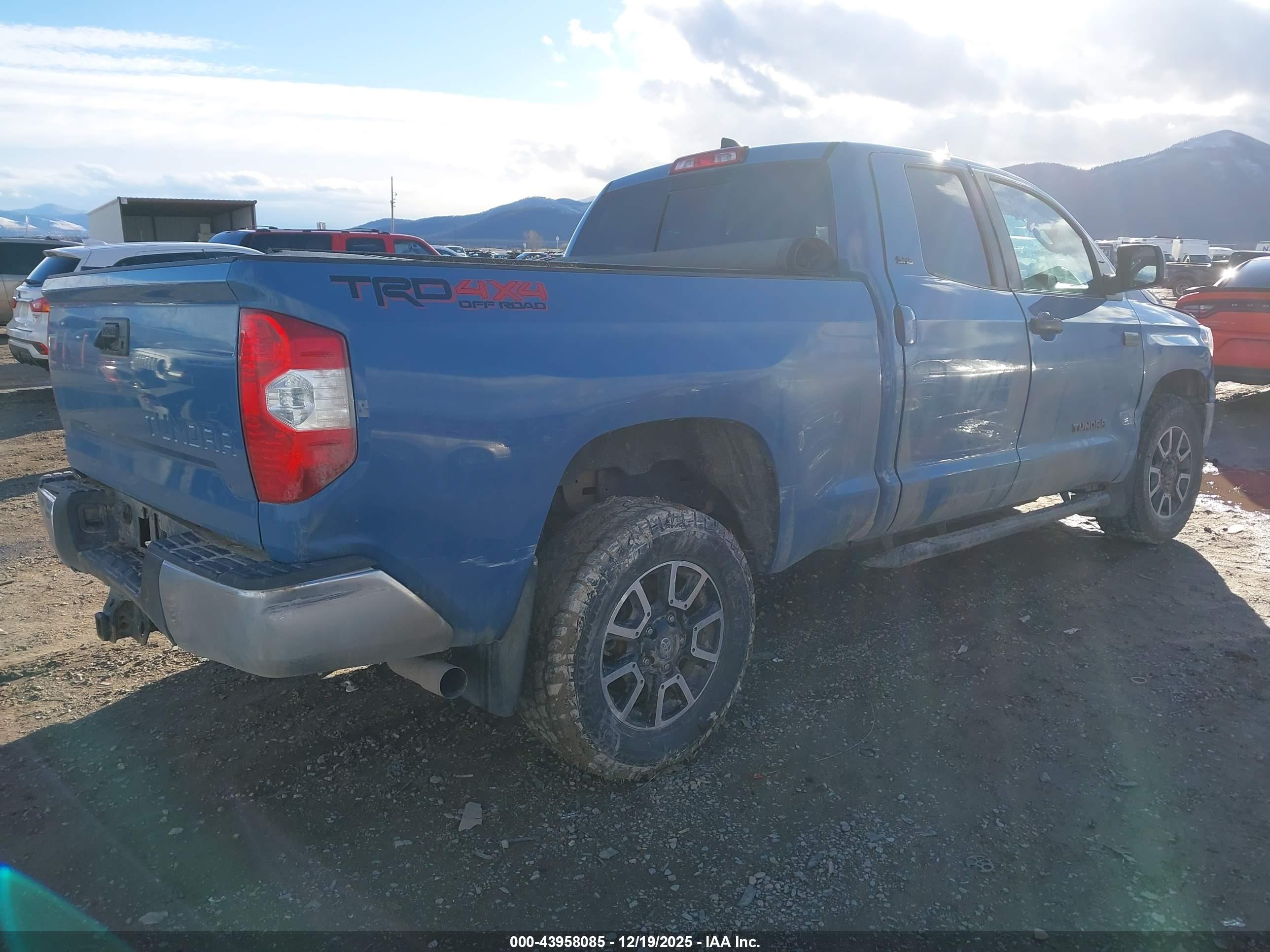 TOYOTA TUNDRA image 4