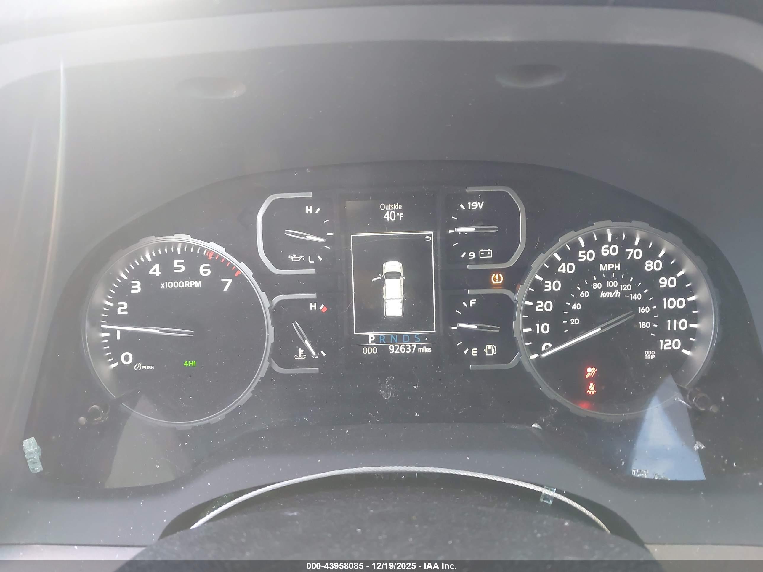 TOYOTA TUNDRA image 7