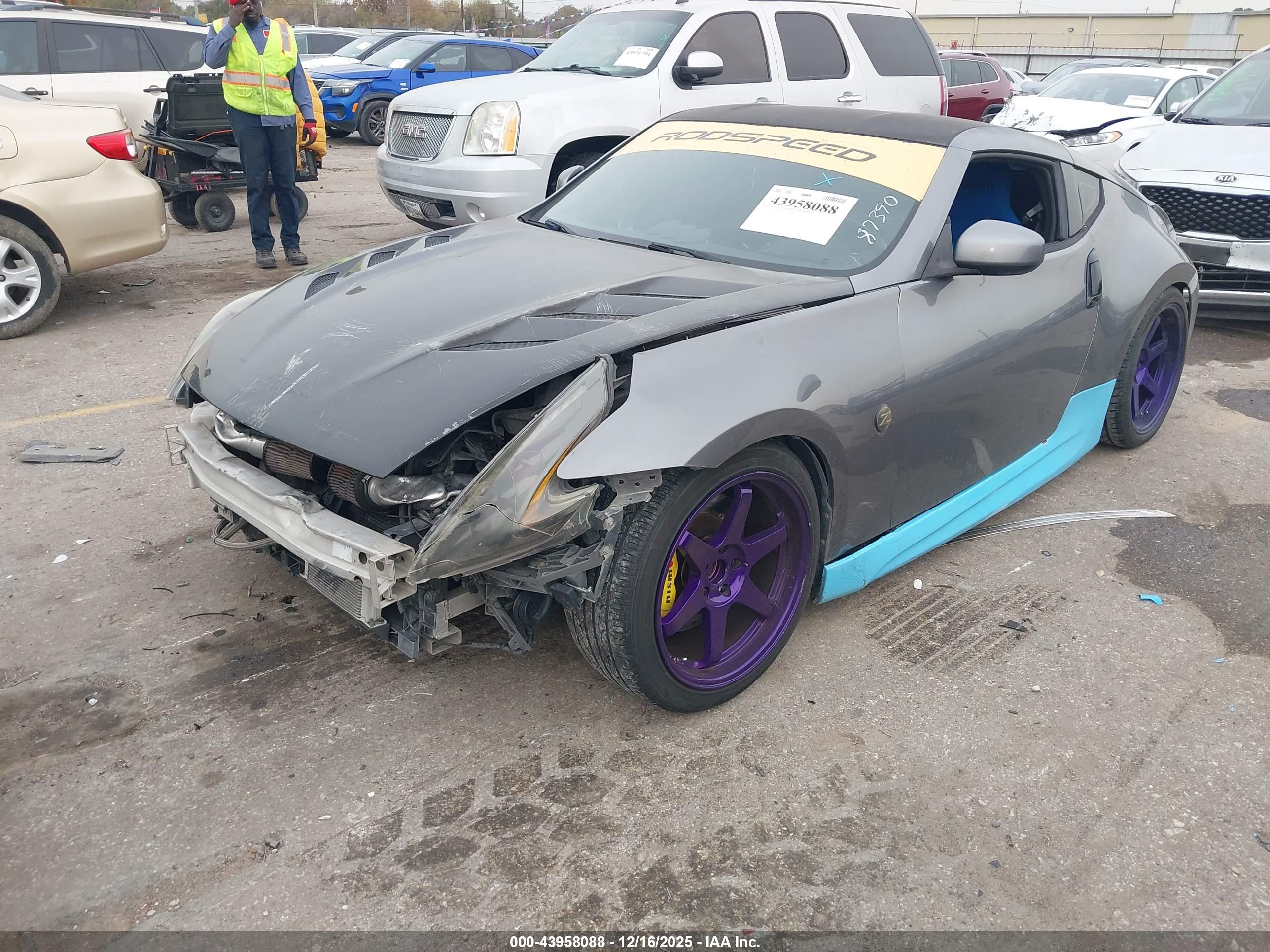 NISSAN 370Z image 2