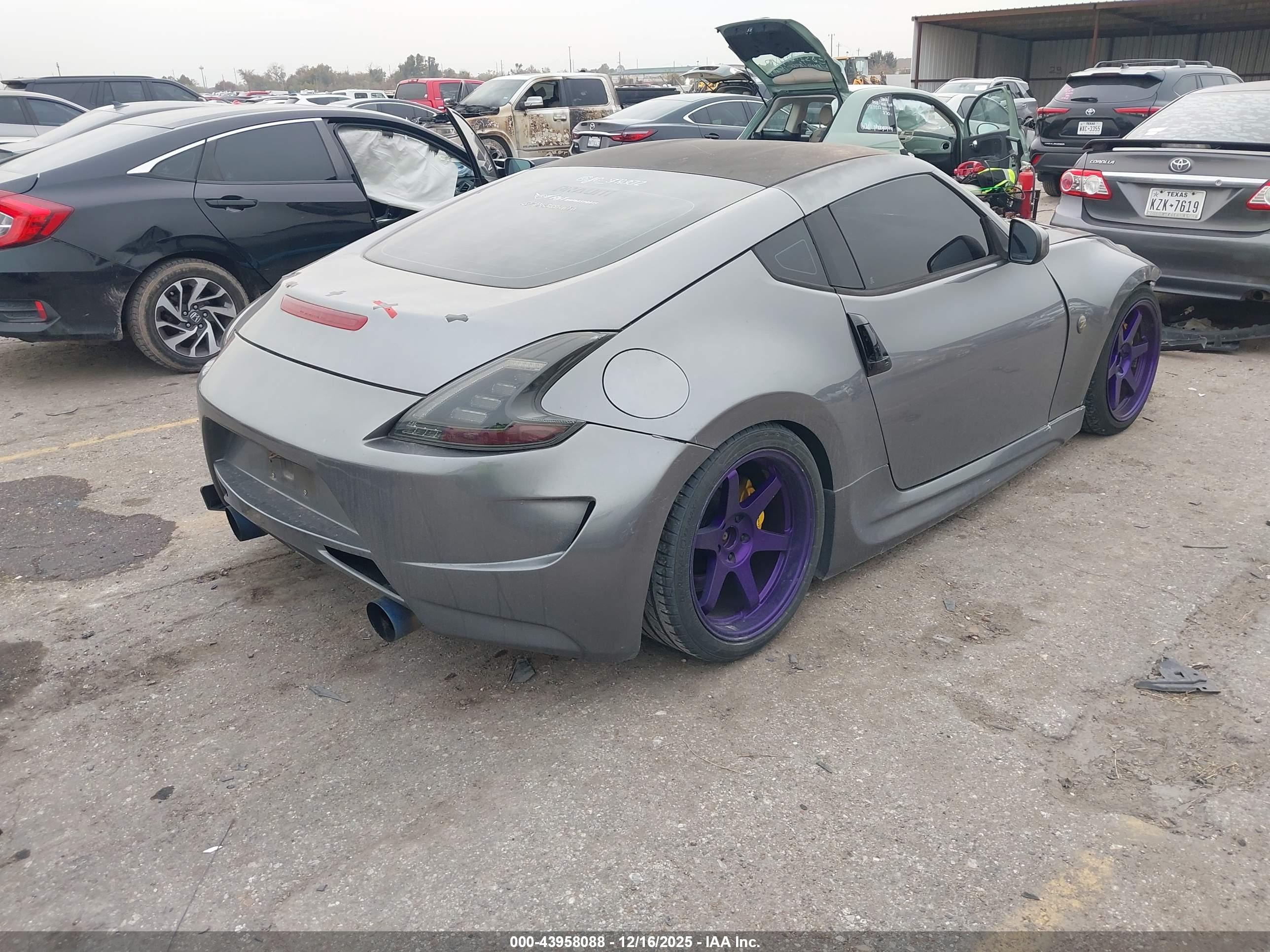 NISSAN 370Z image 4