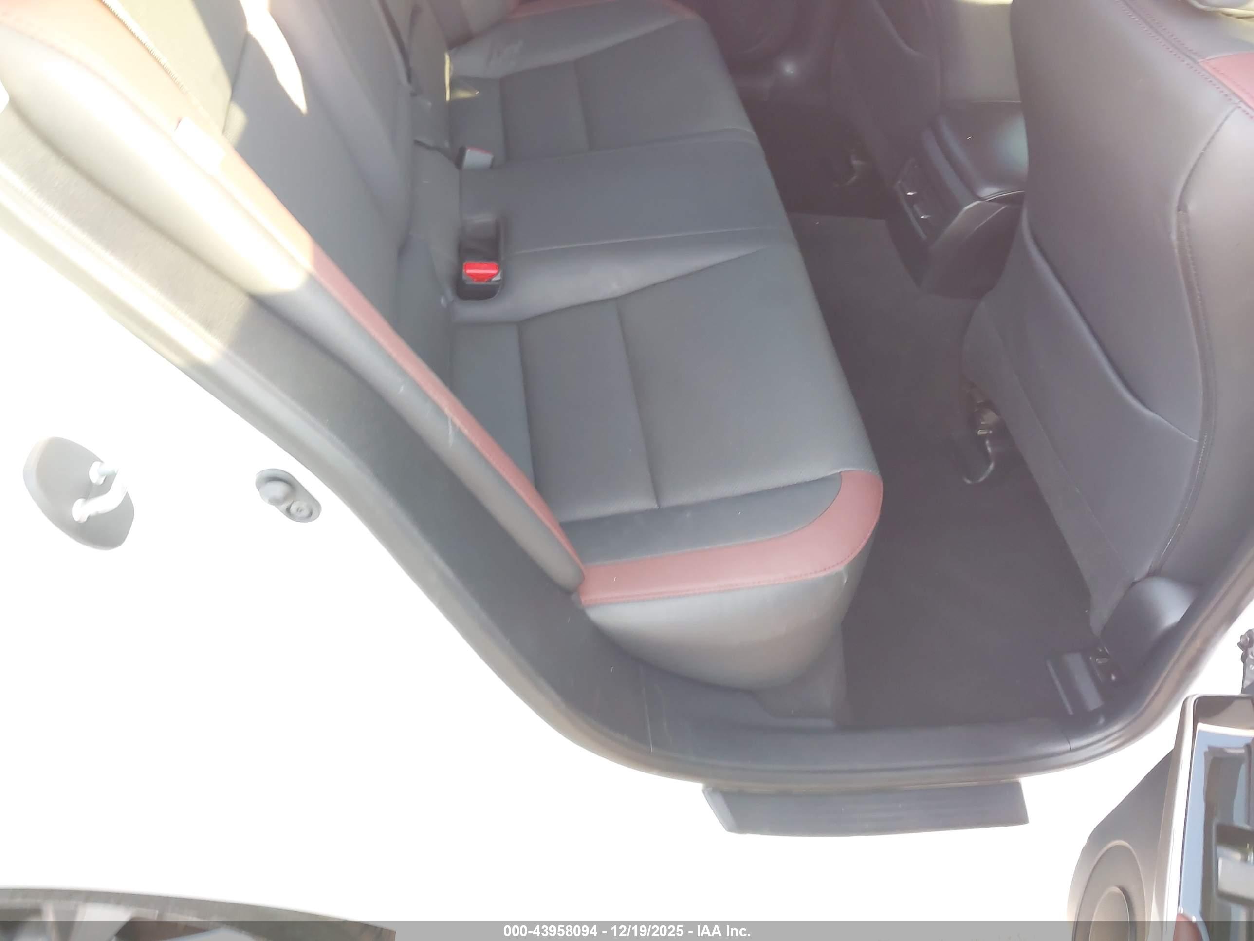 LEXUS IS image 8