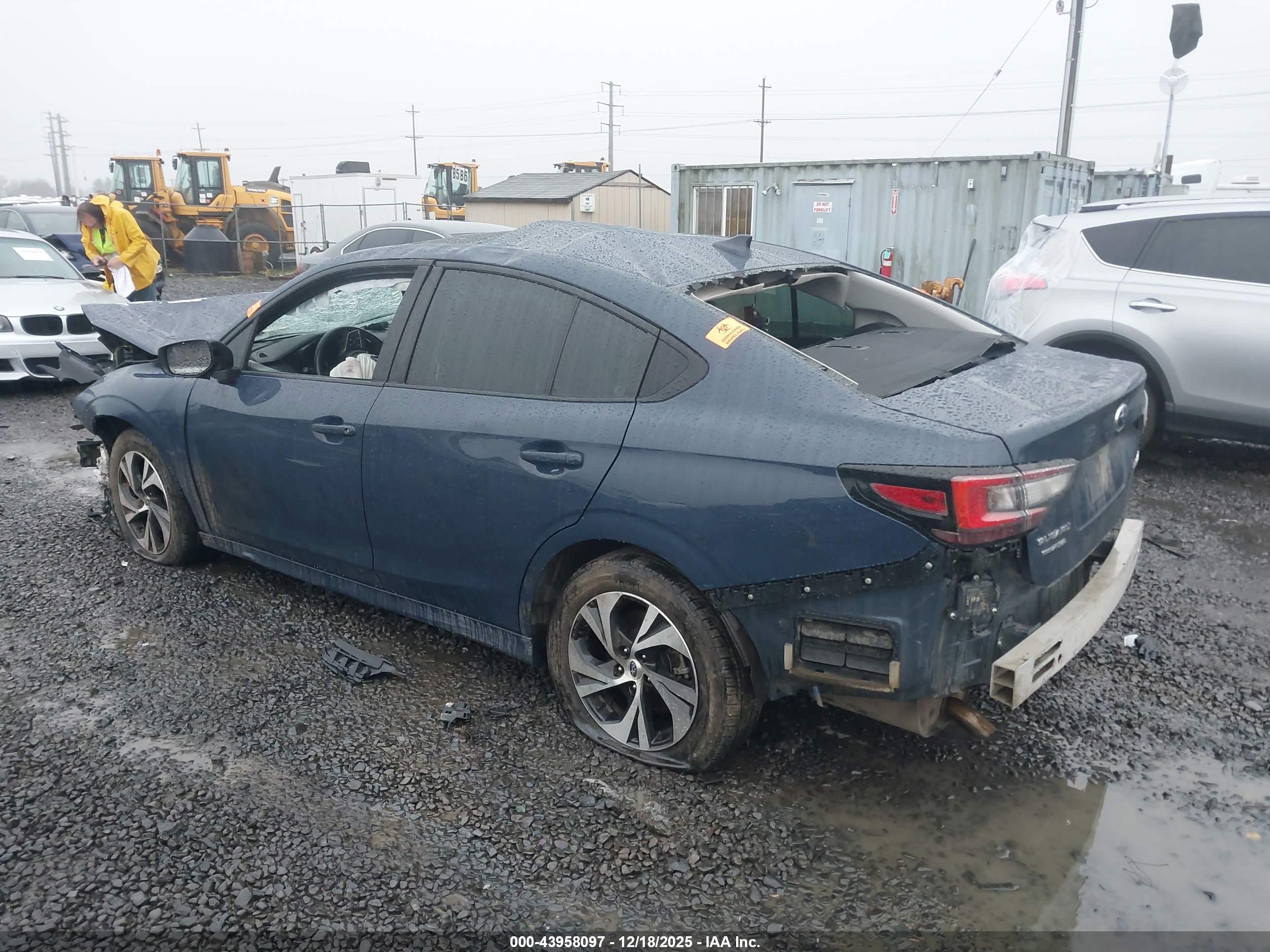 SUBARU LEGACY image 3