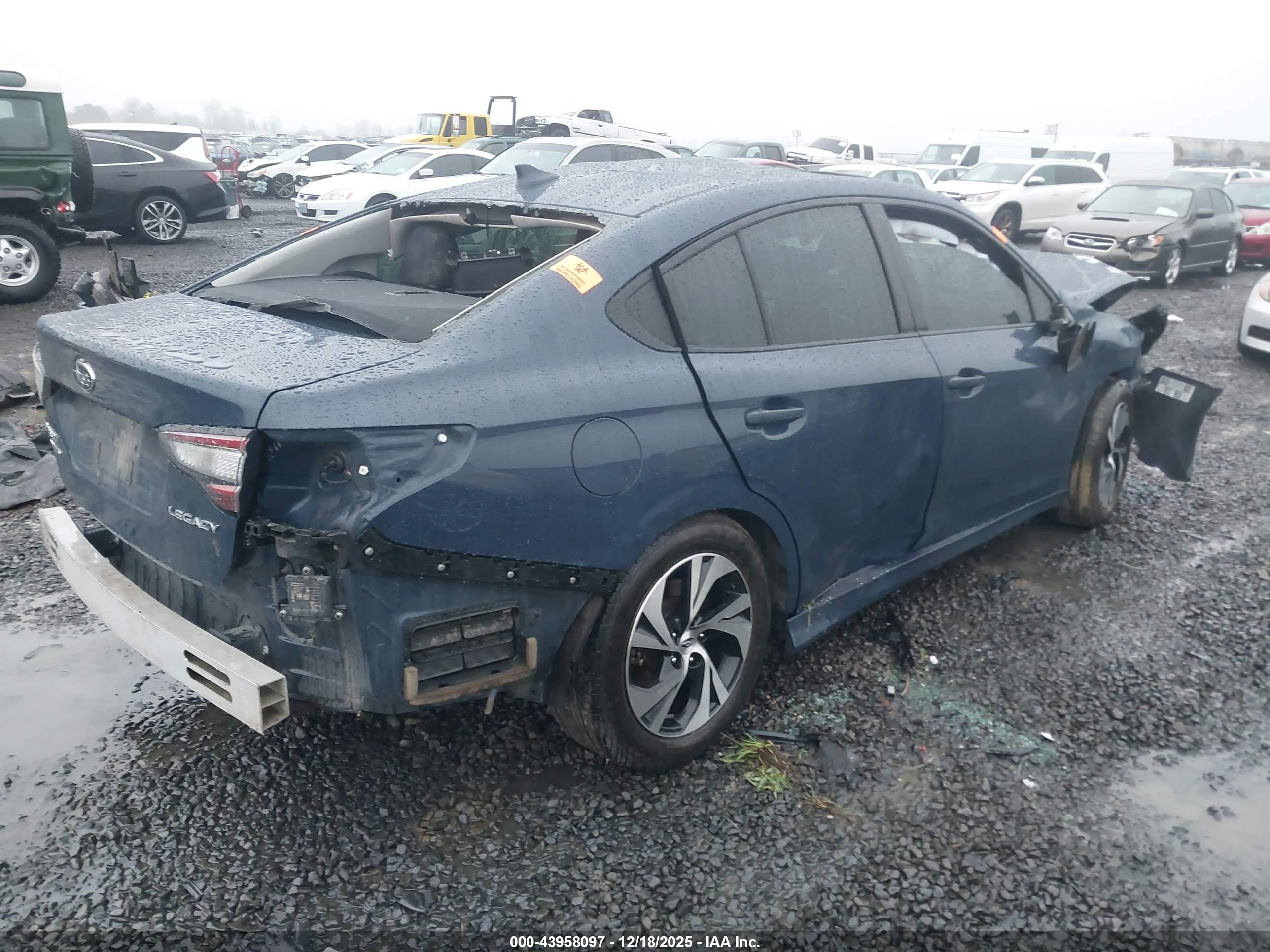 SUBARU LEGACY image 4