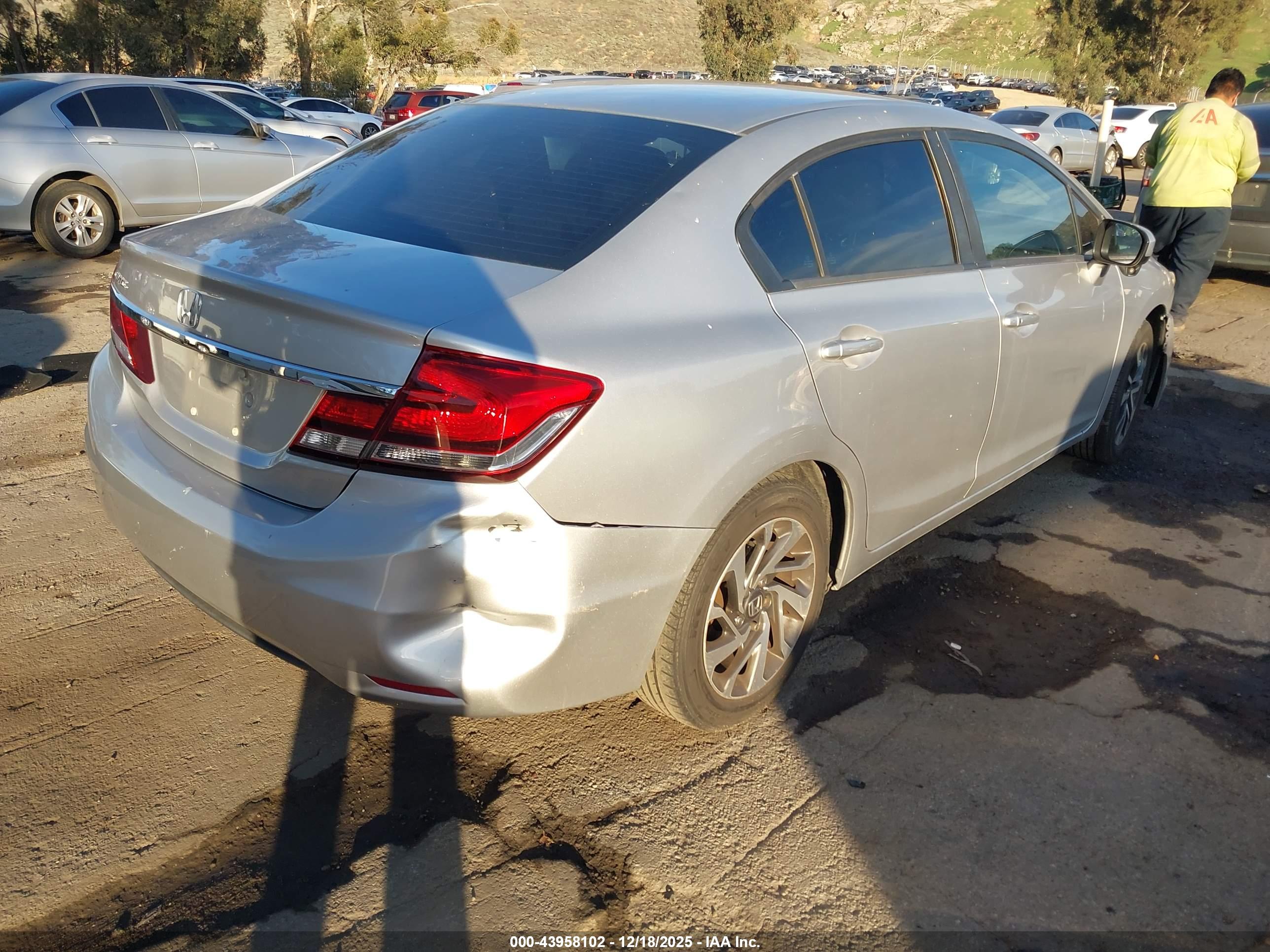 HONDA CIVIC image 4