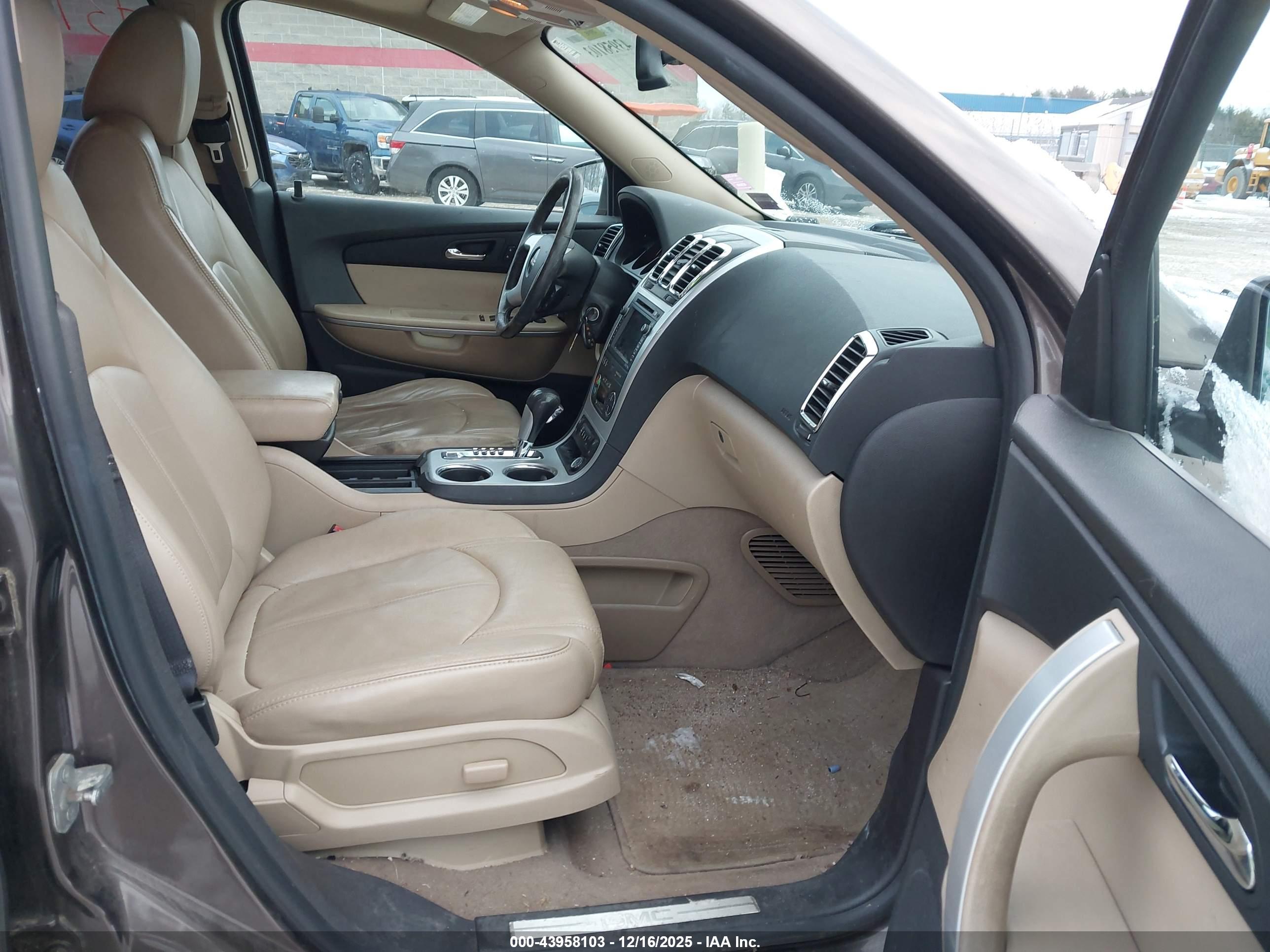 GMC ACADIA image 5