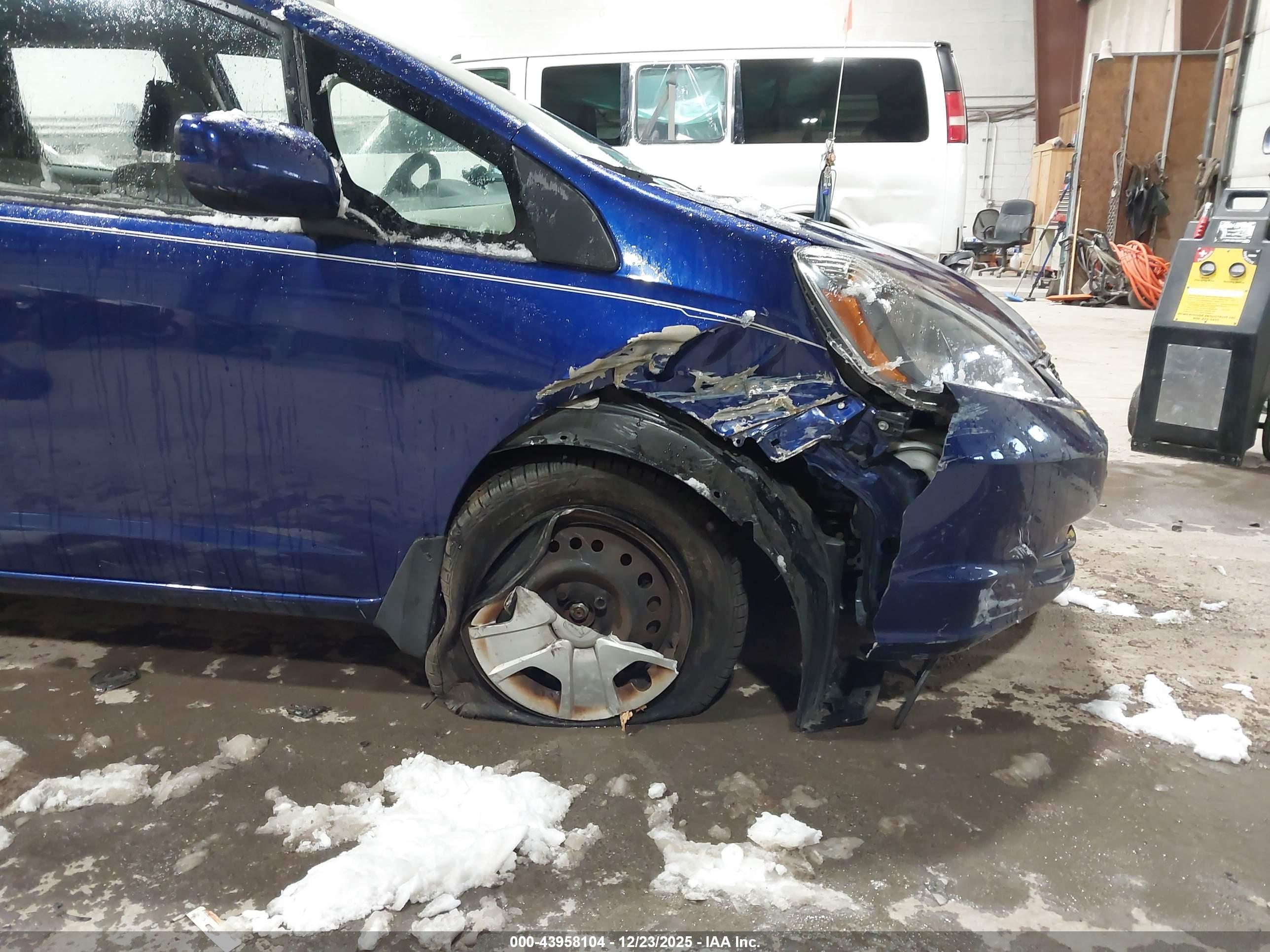 HONDA FIT image 6