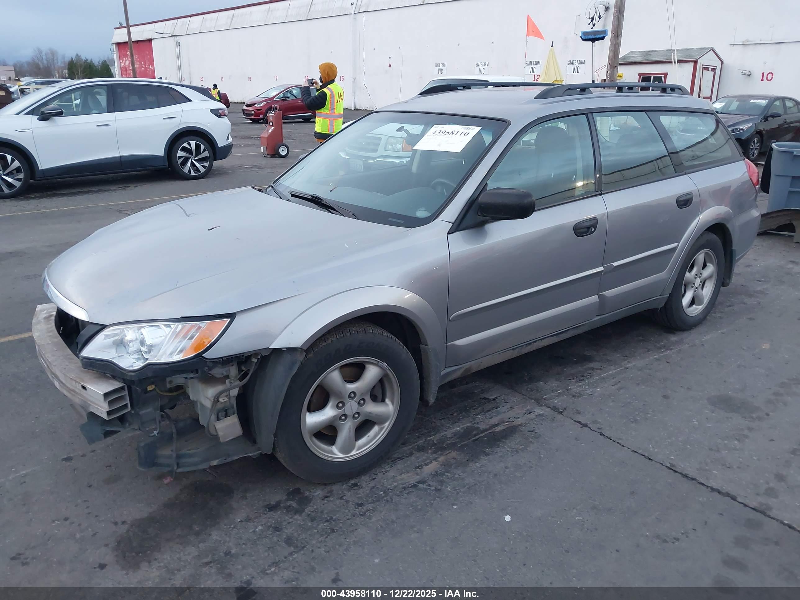 SUBARU OUTBACK image 2