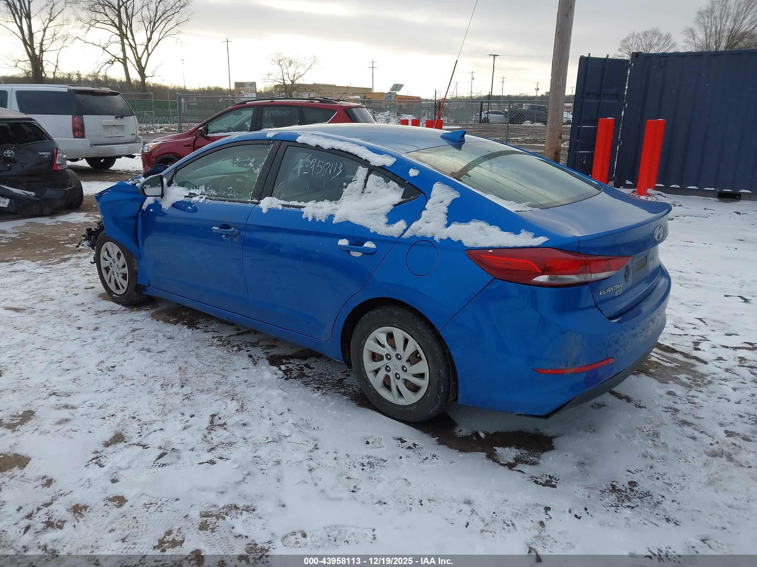 HYUNDAI ELANTRA image 3