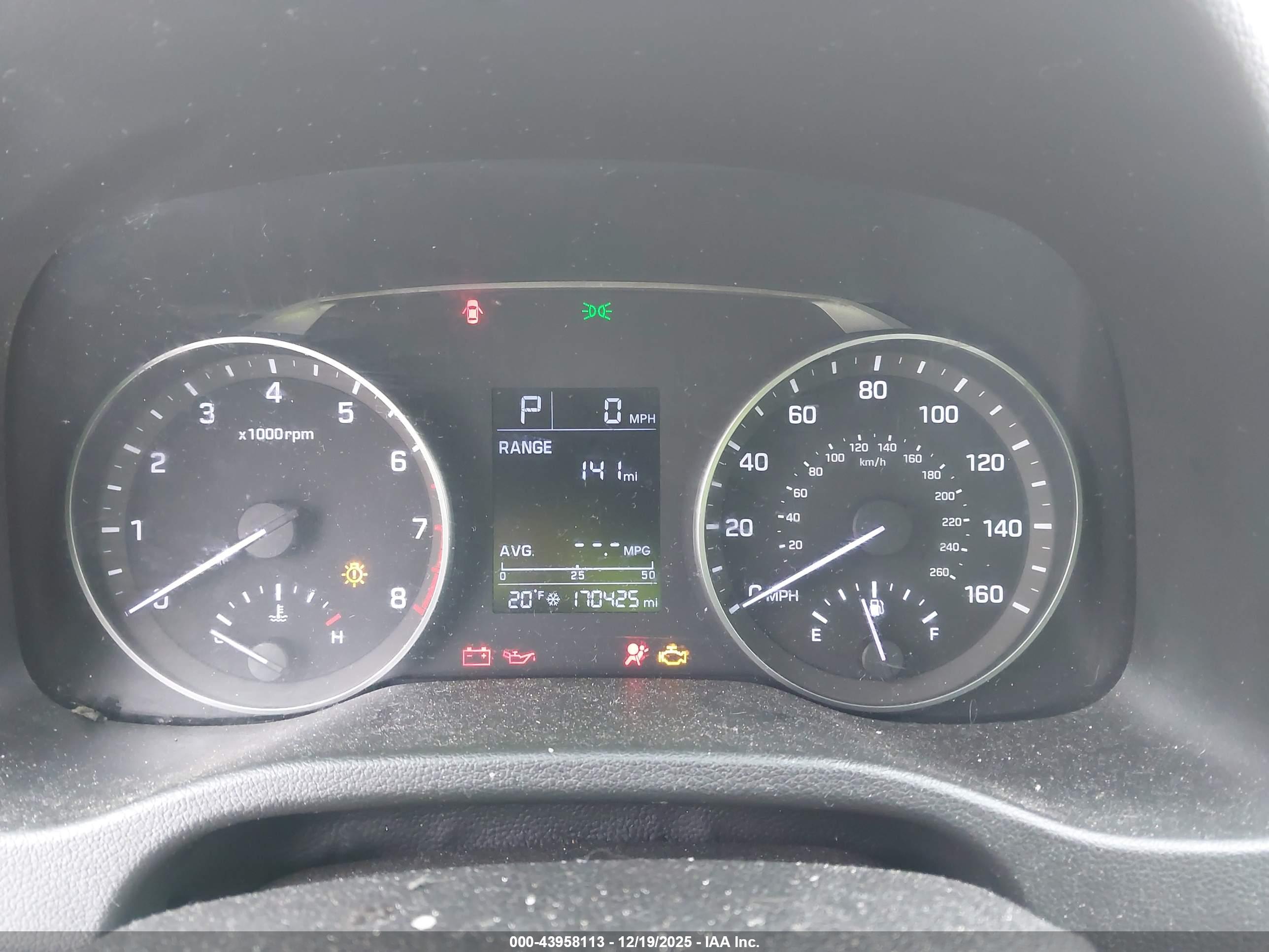 HYUNDAI ELANTRA image 7
