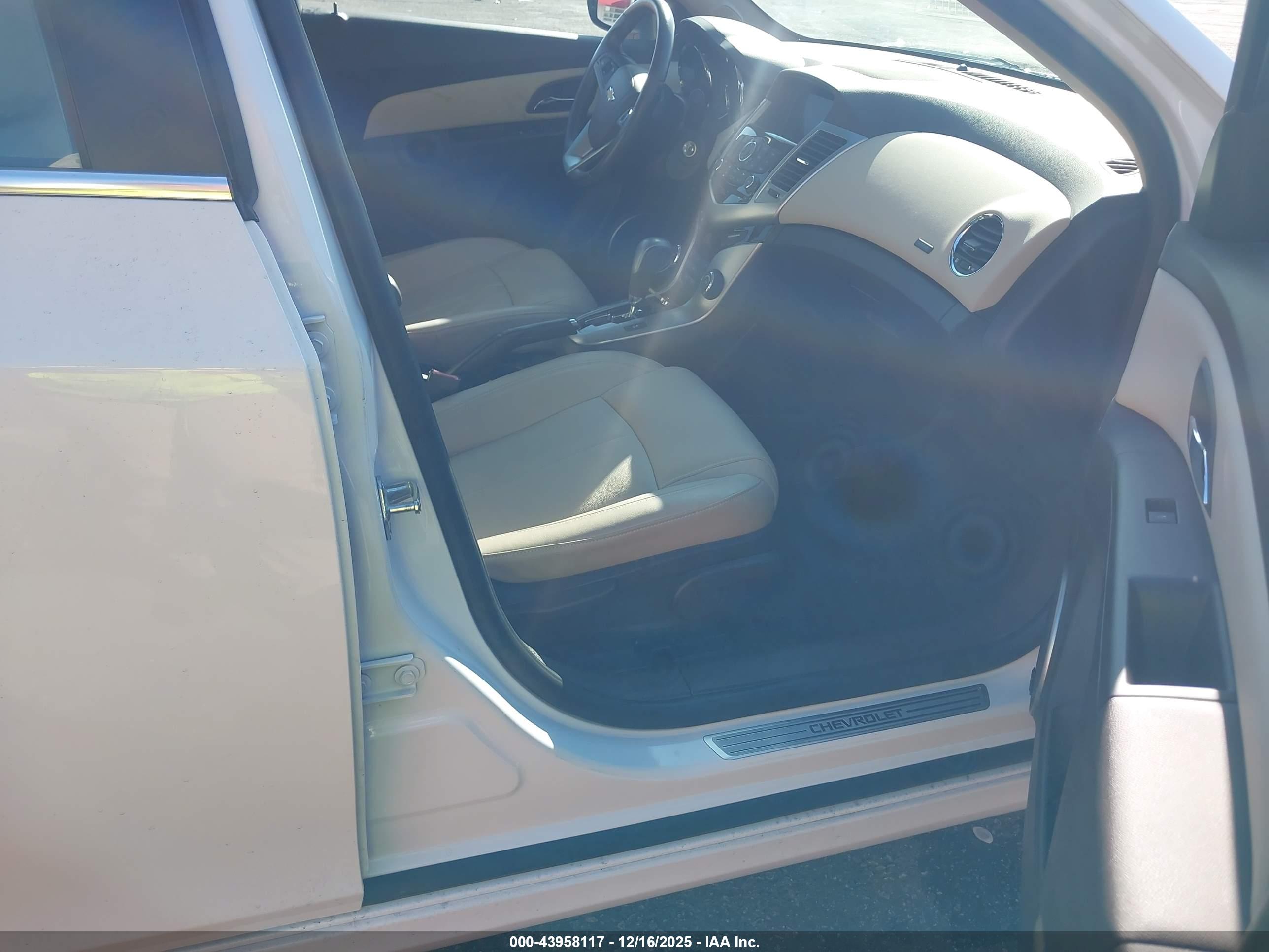 CHEVROLET CRUZE image 5
