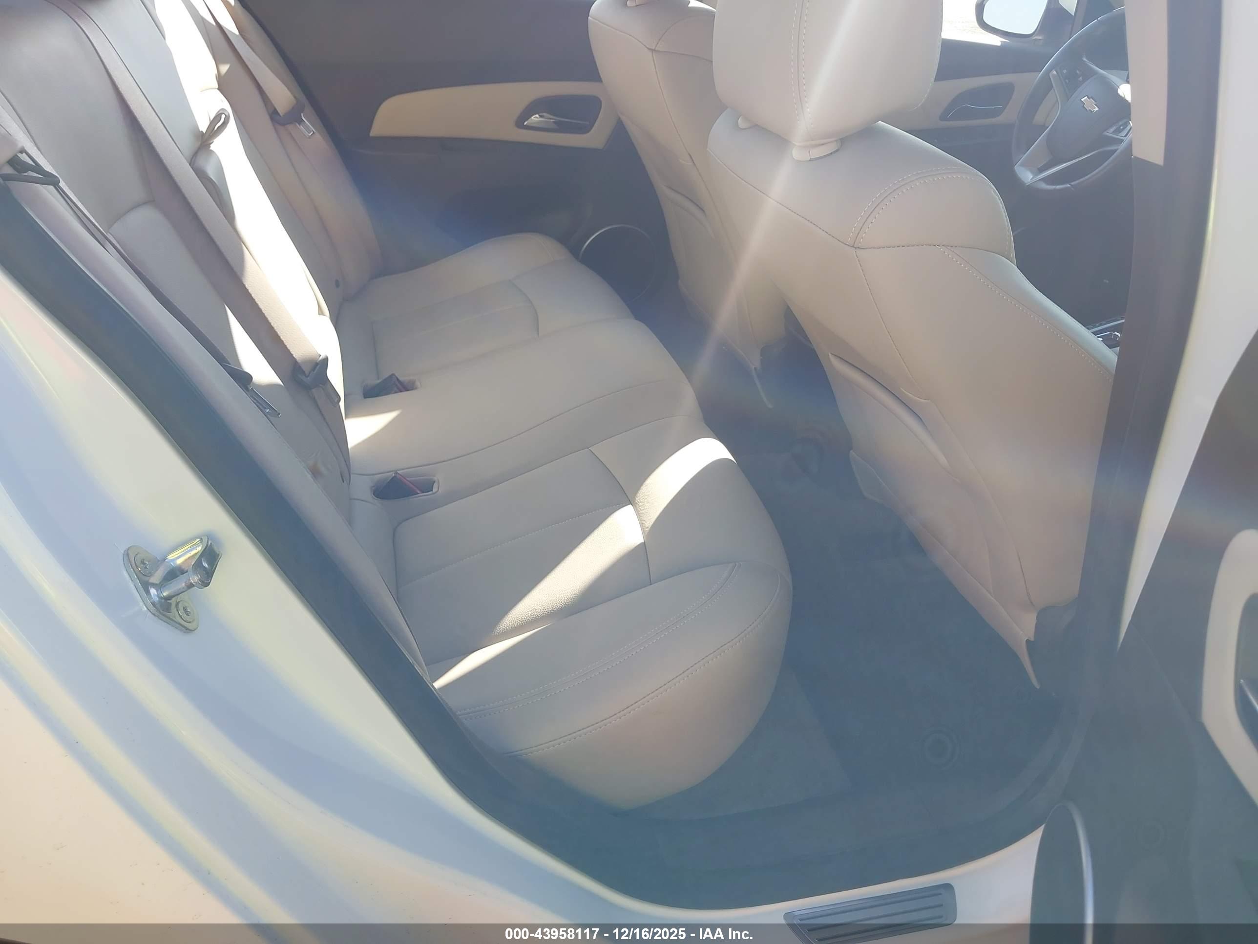 CHEVROLET CRUZE image 8