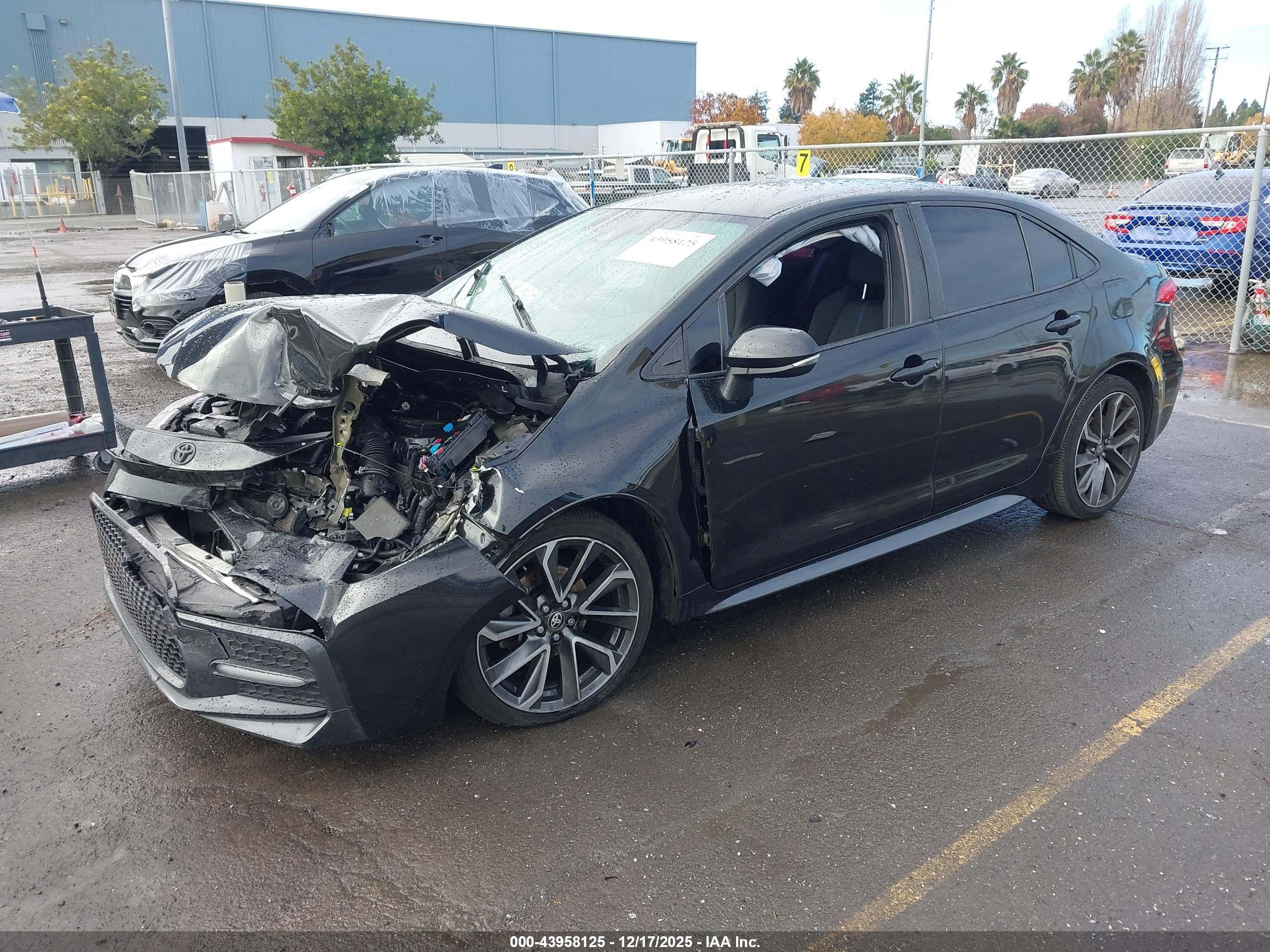 TOYOTA COROLLA image 2