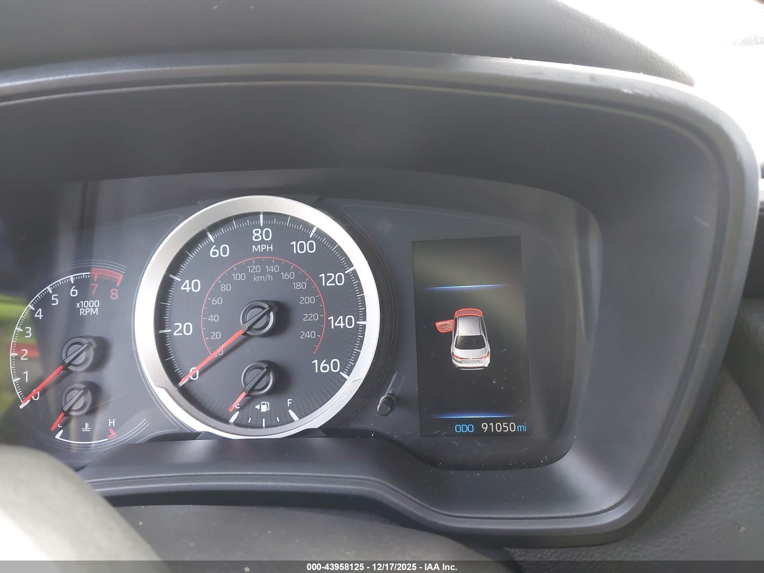 TOYOTA COROLLA image 7