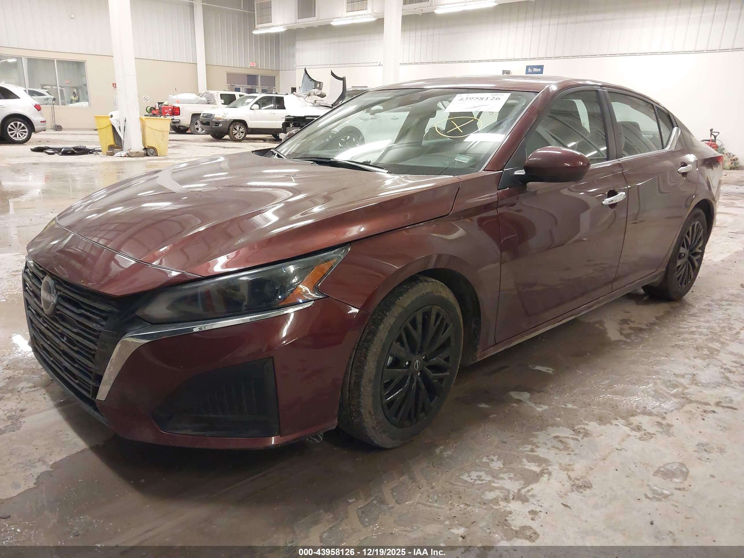NISSAN ALTIMA image 2