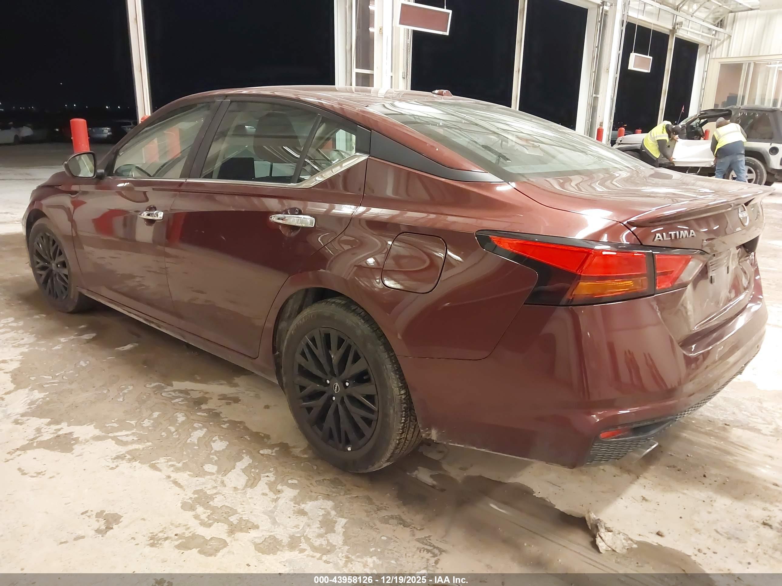 NISSAN ALTIMA image 3