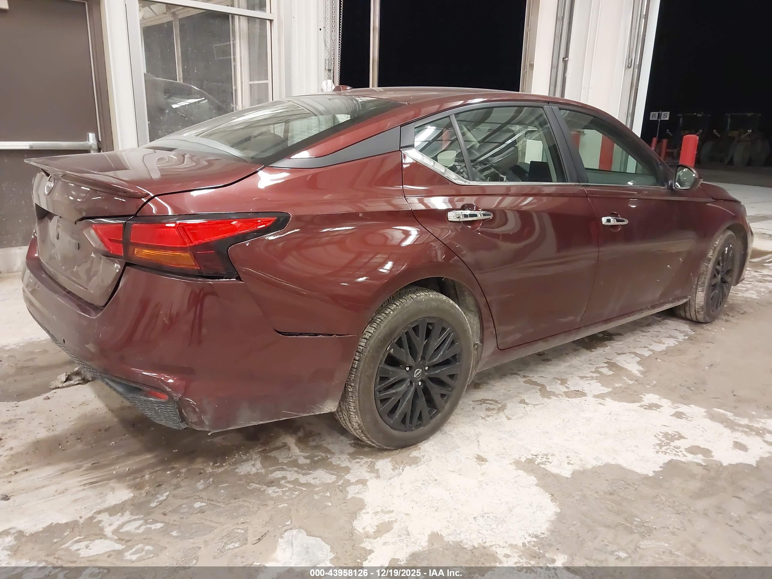 NISSAN ALTIMA image 4