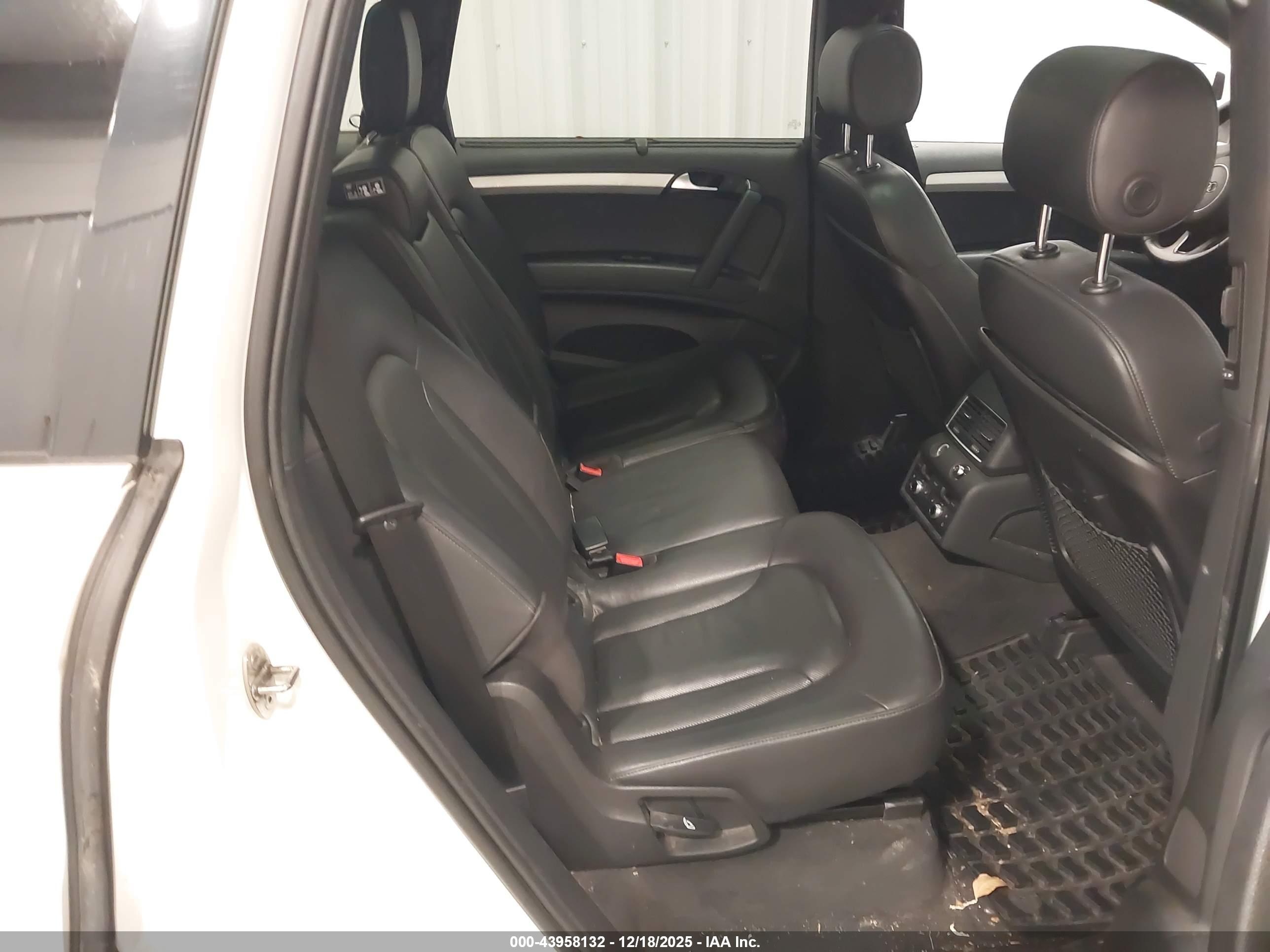AUDI Q7 image 8