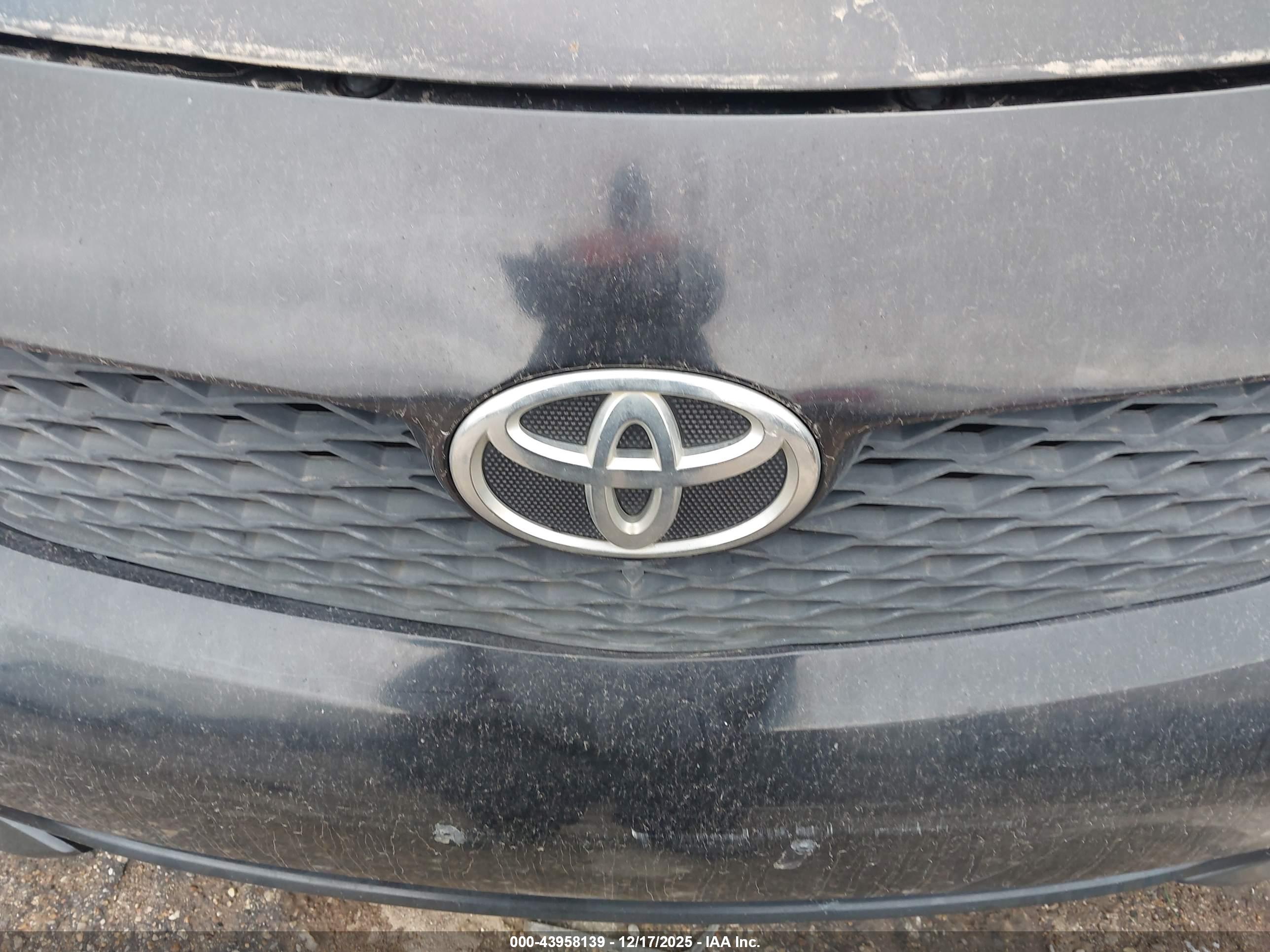 TOYOTA COROLLA image 6