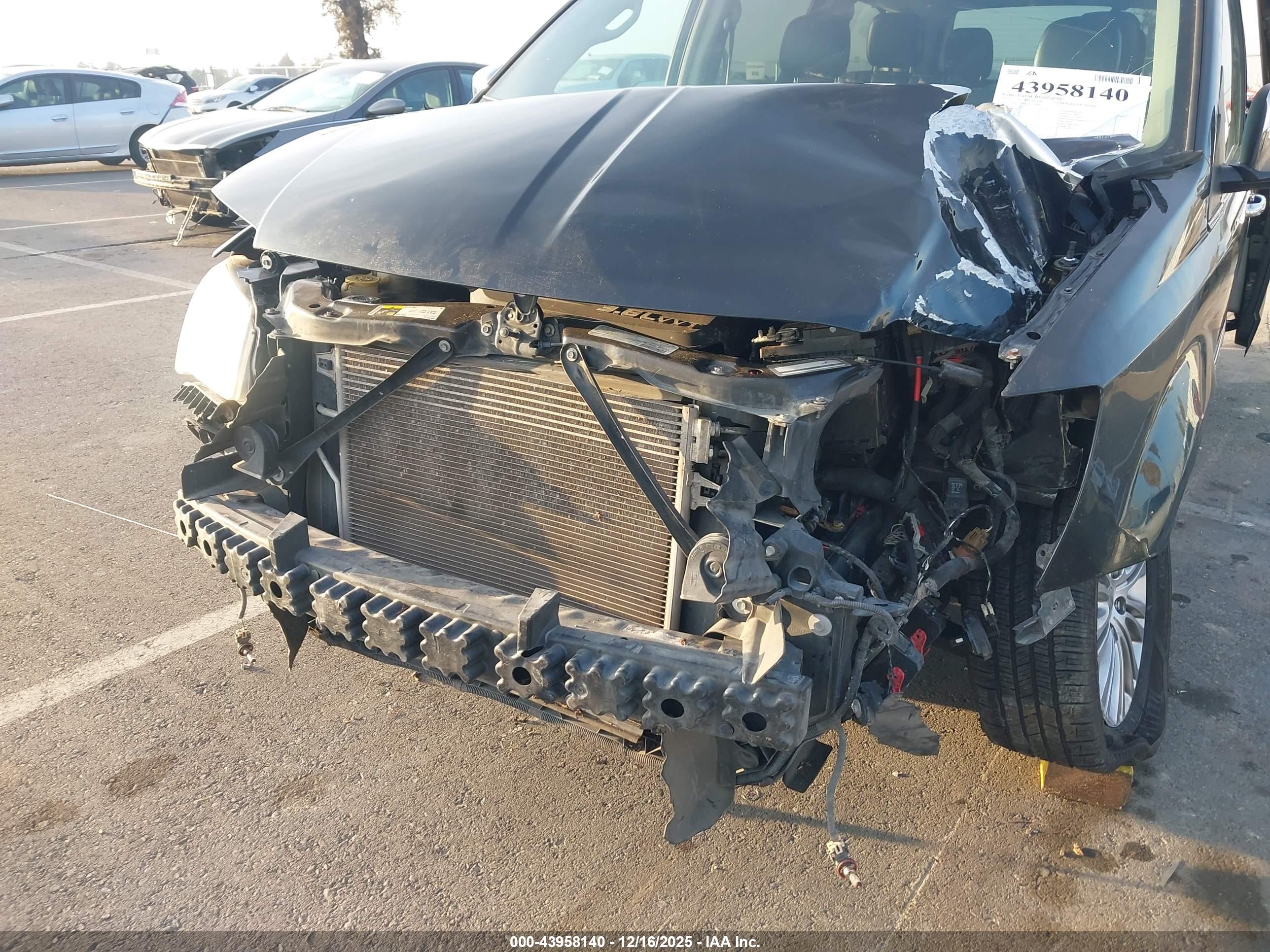 CHRYSLER TOWN image 6